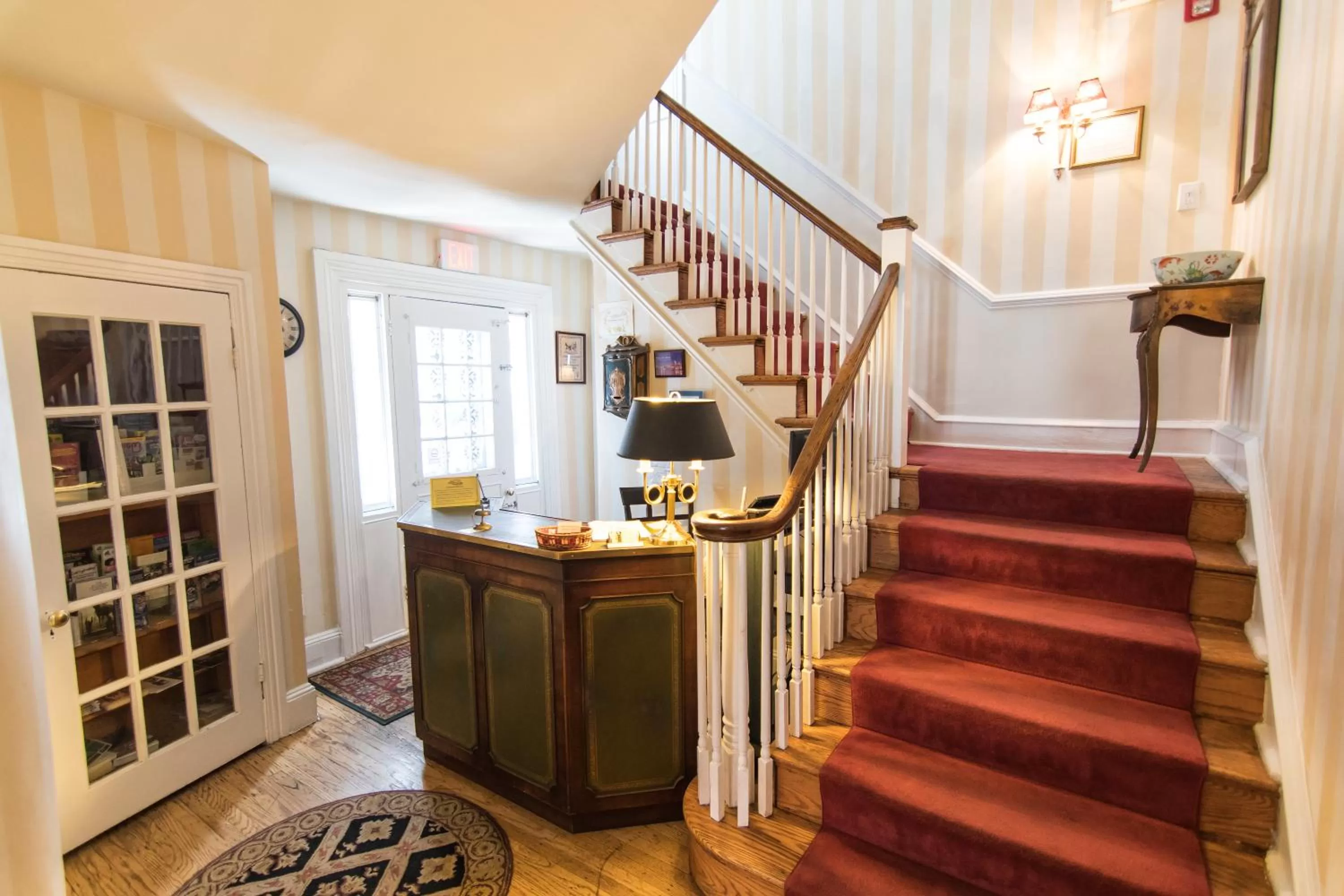 Lobby or reception in La Reserve Bed and Breakfast