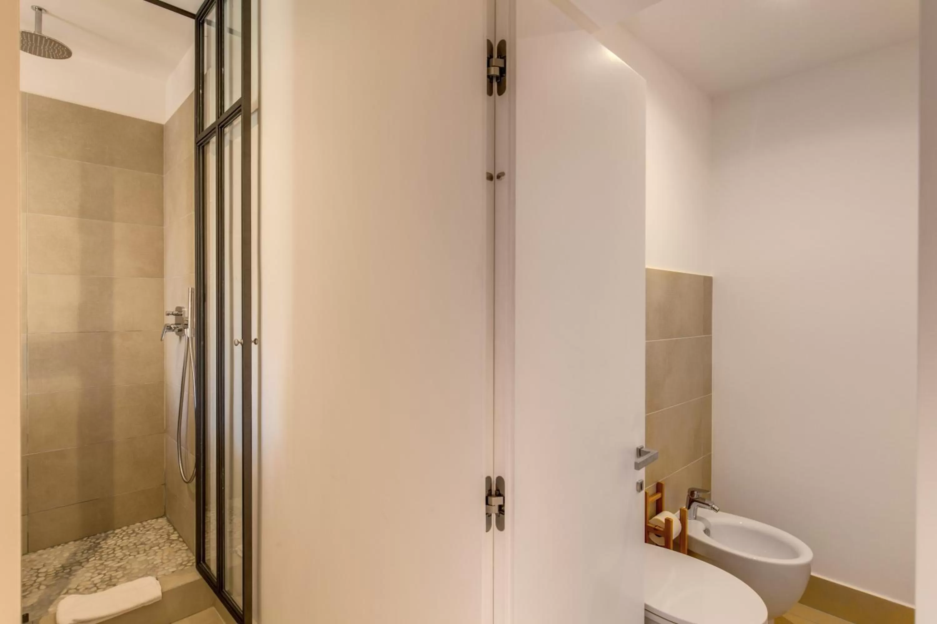 Shower in The Spanish Suite Campo de' Fiori