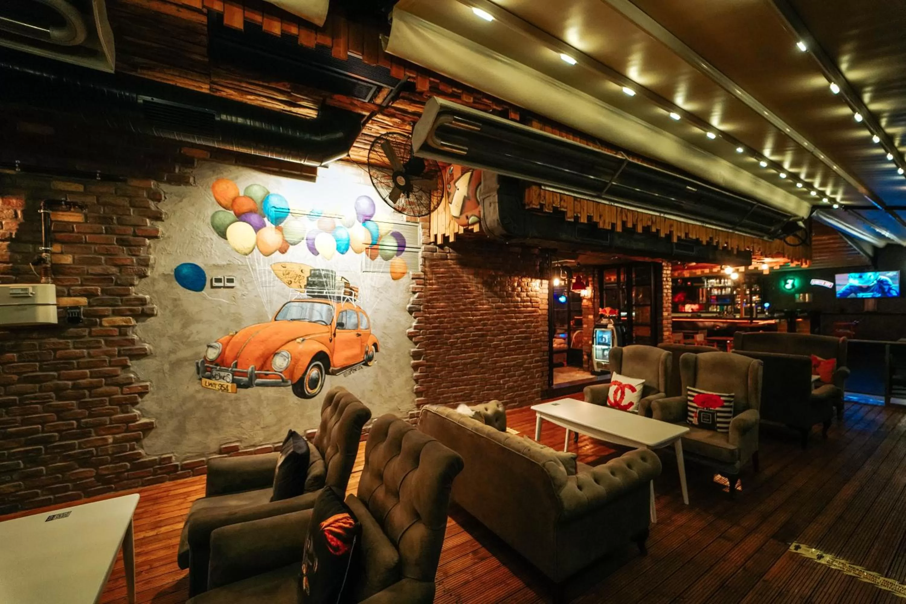 Restaurant/places to eat in BEETLE HOUSE COFFEE HOTEL