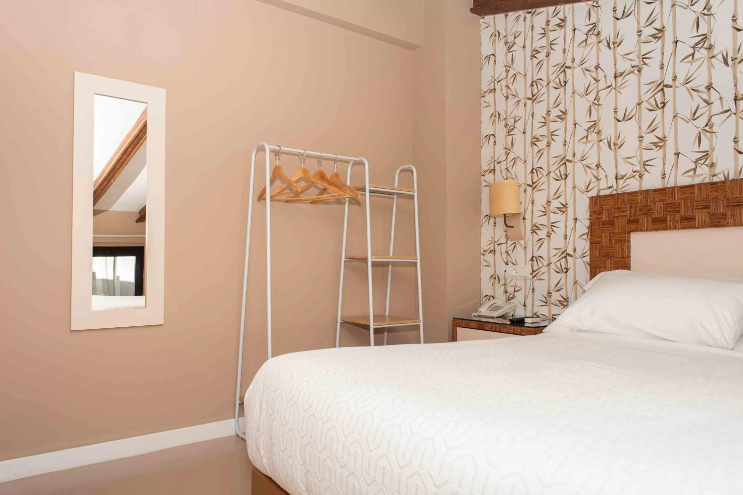 Photo of the whole room, Bed in Hotel Almunia