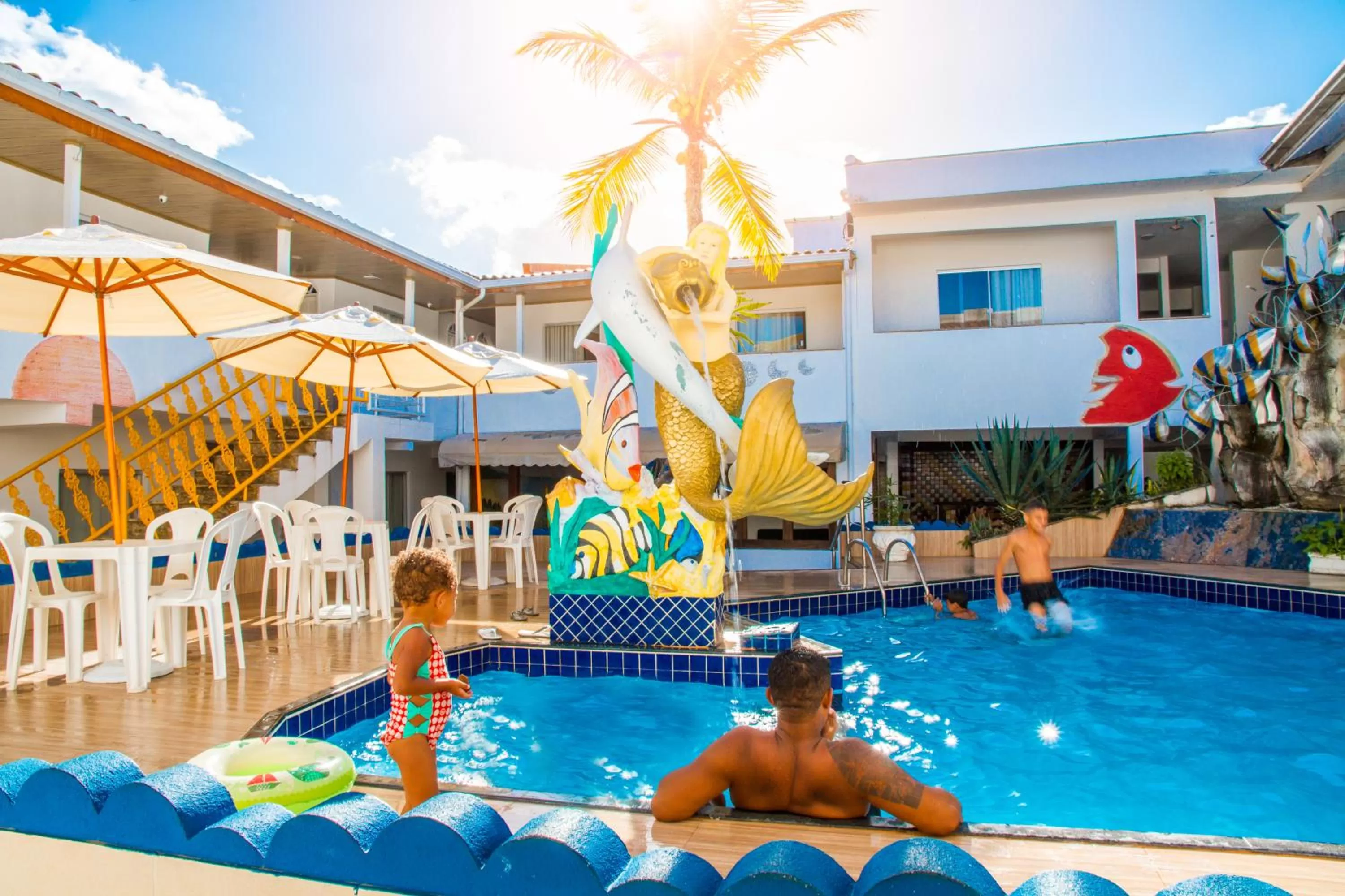 Swimming pool in Shangrilá - Rede Soberano
