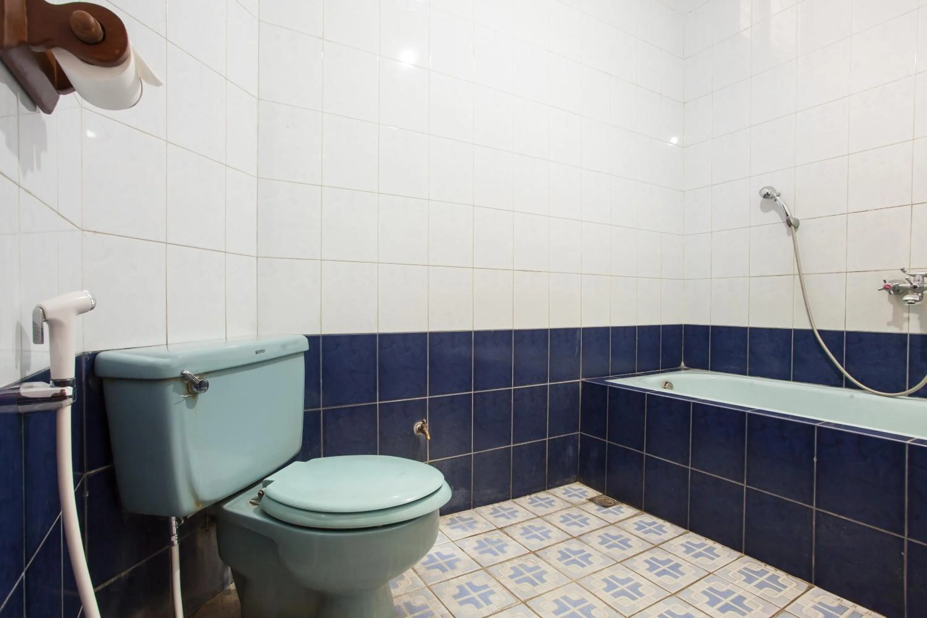 Bathroom in RedDoorz near Balai Kota Malang