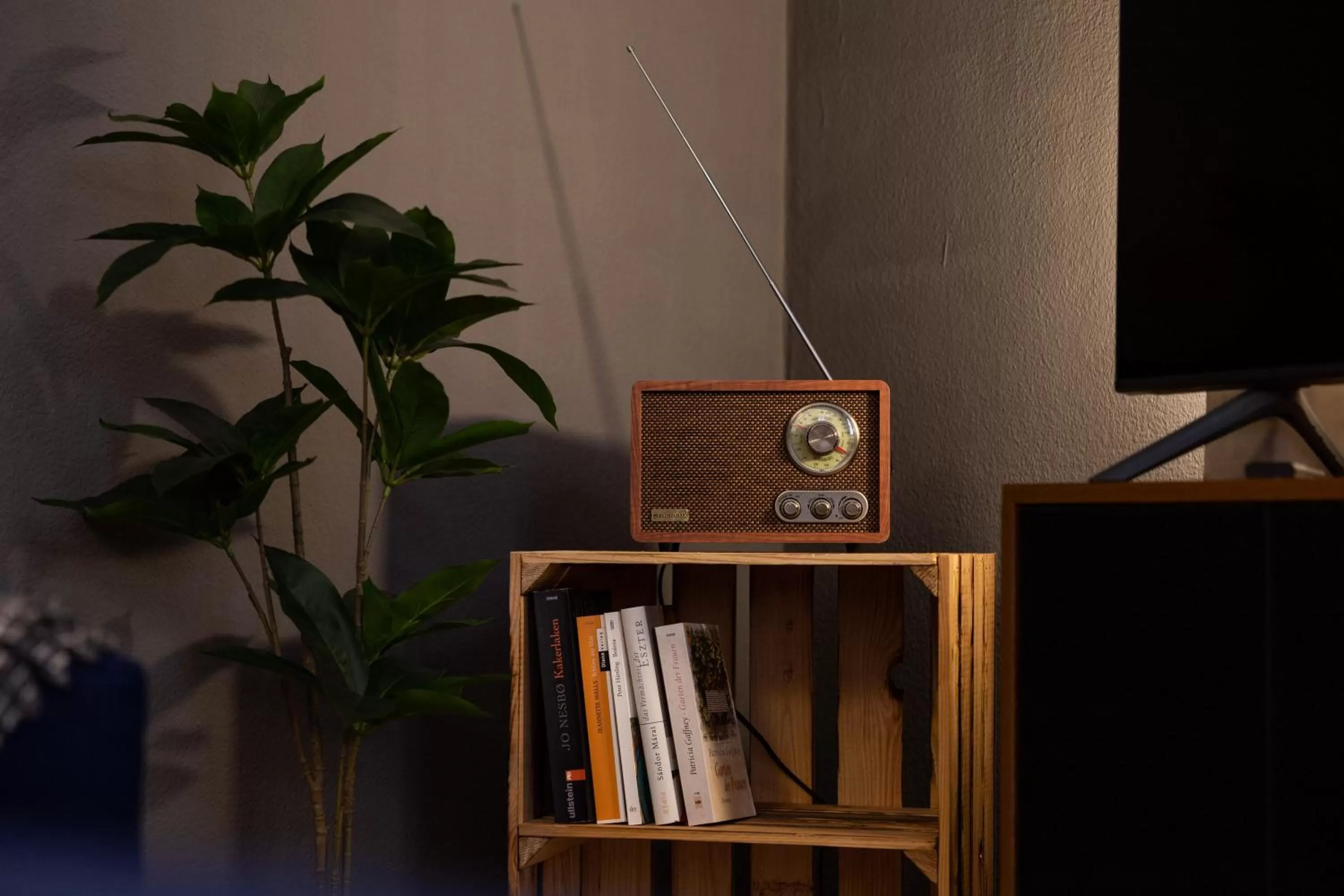 Library in Apartments an der Oper - Innenstadt - Zentral - Küche - Wifi - Powered by Ko-Living