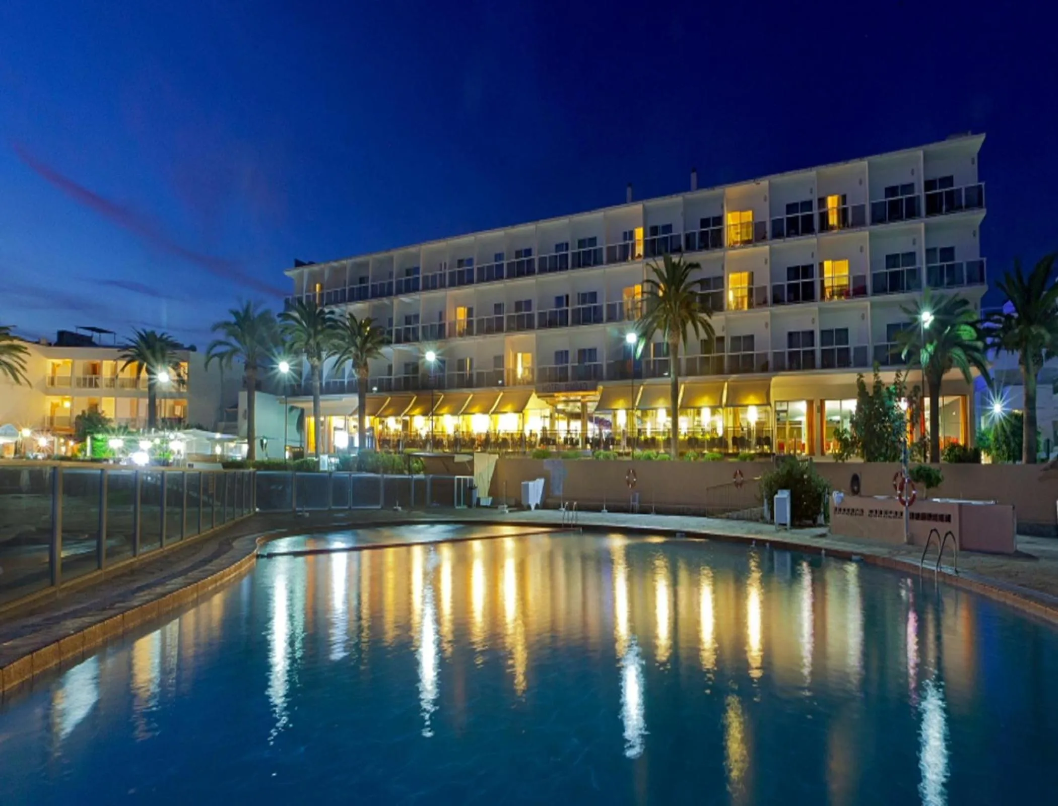 Facade/entrance in Hotel Simbad Ibiza