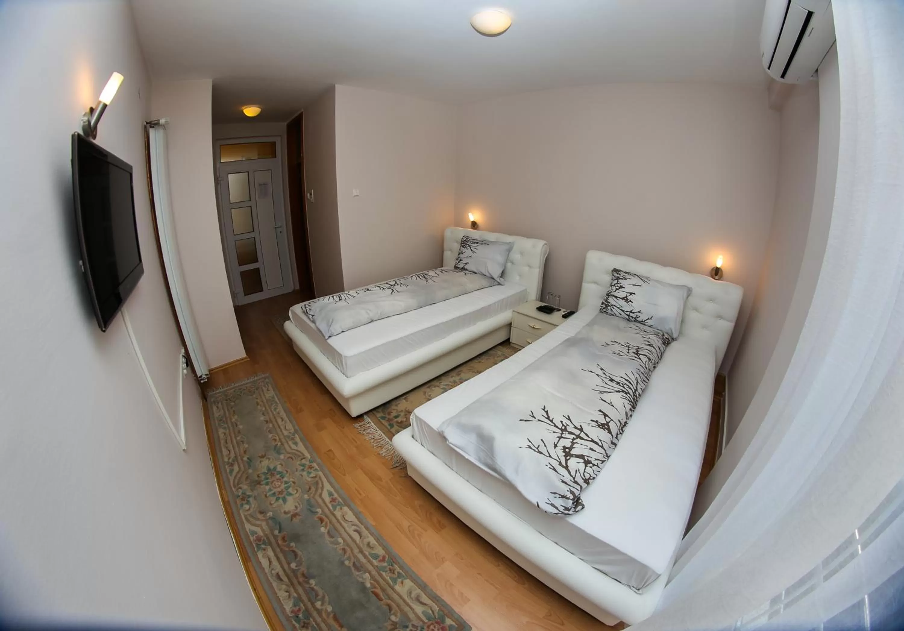 Photo of the whole room, Bed in Hotel Fontana