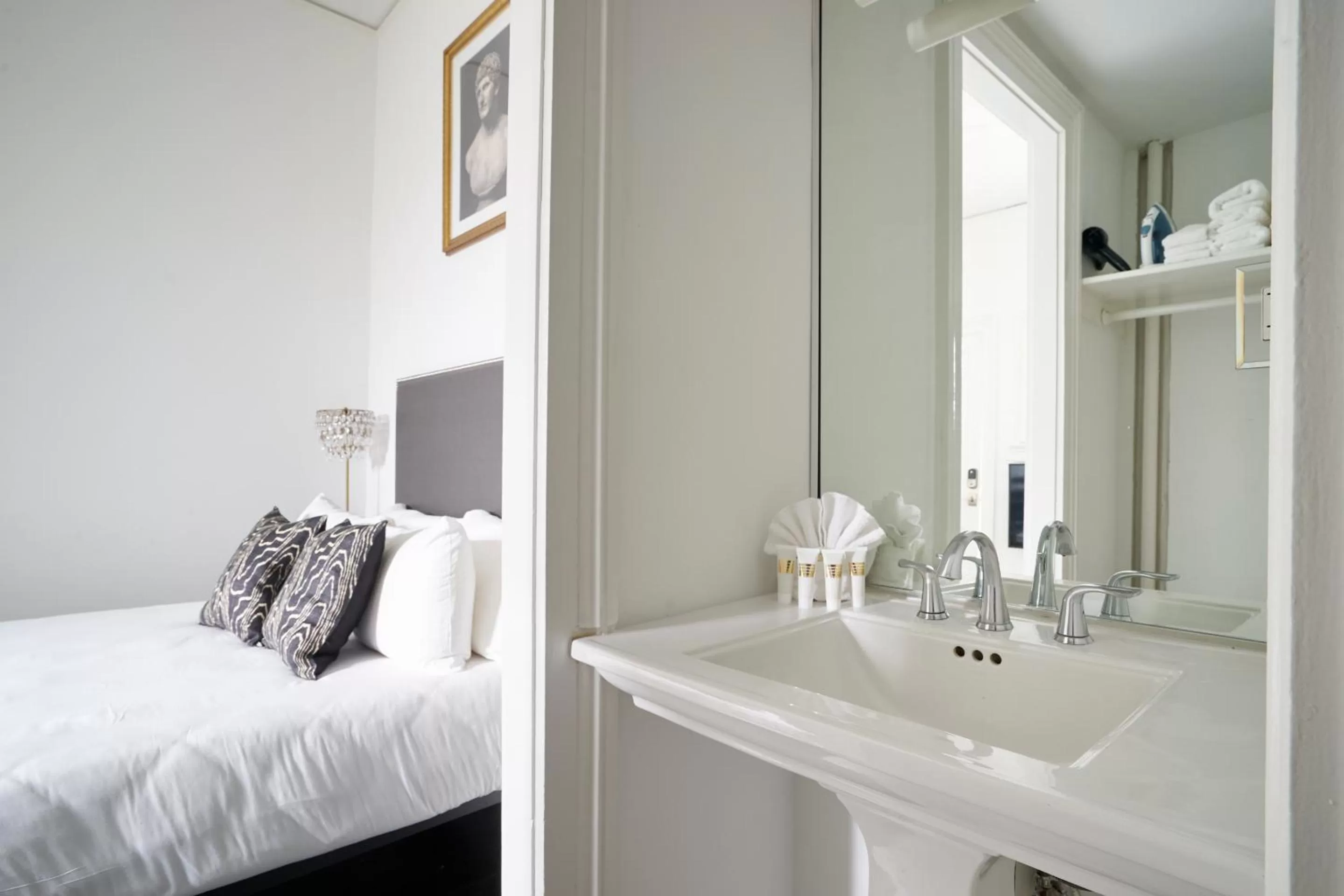 Bathroom in Sonder St Helene