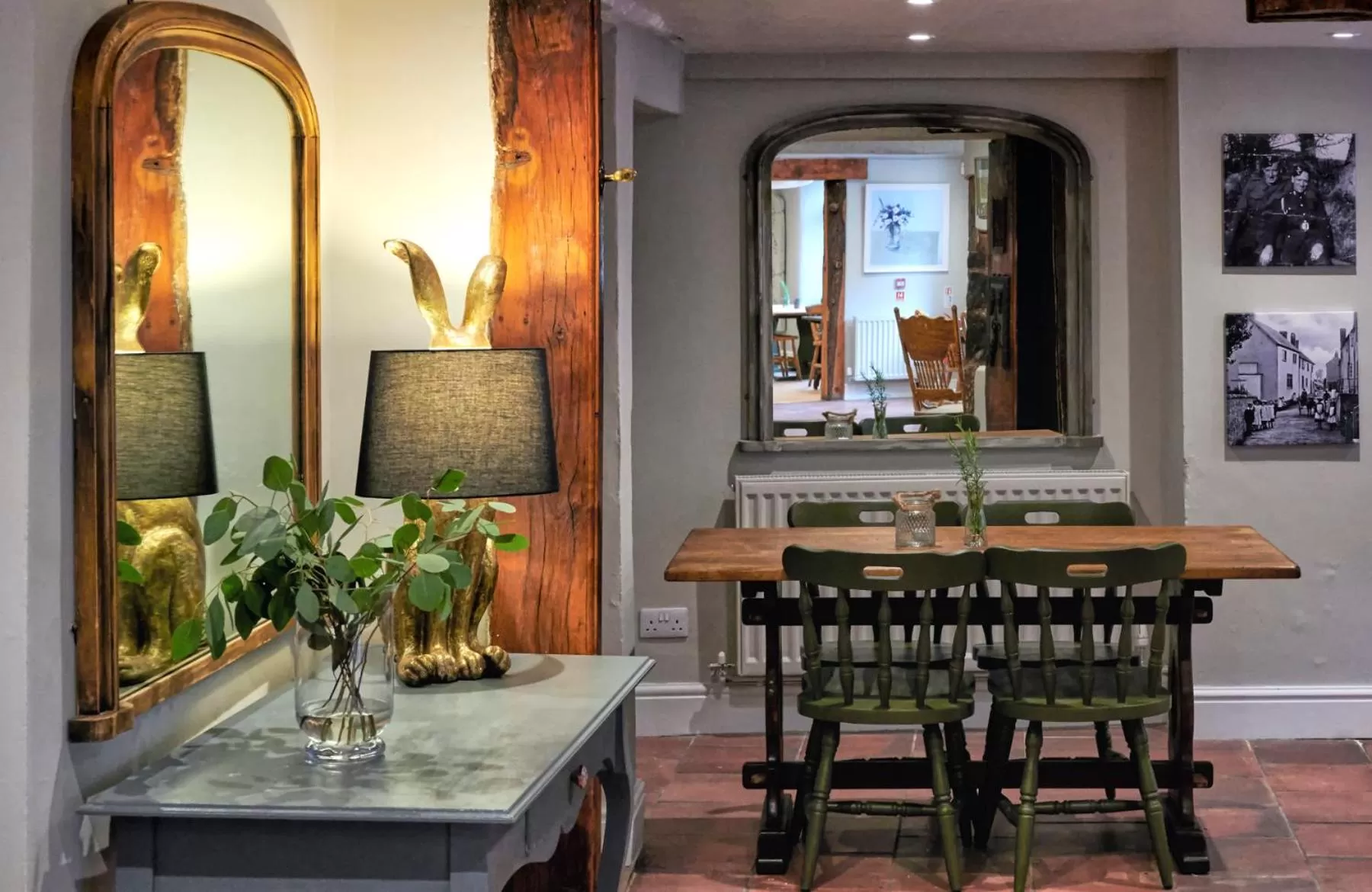 Restaurant/places to eat in The New Inn Halse