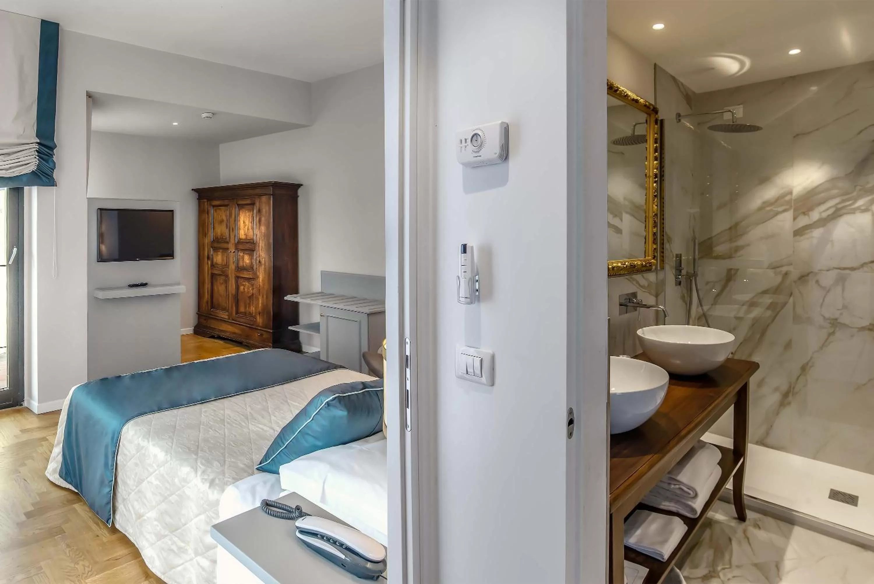 Photo of the whole room, Bed in Hotel Machiavelli Palace