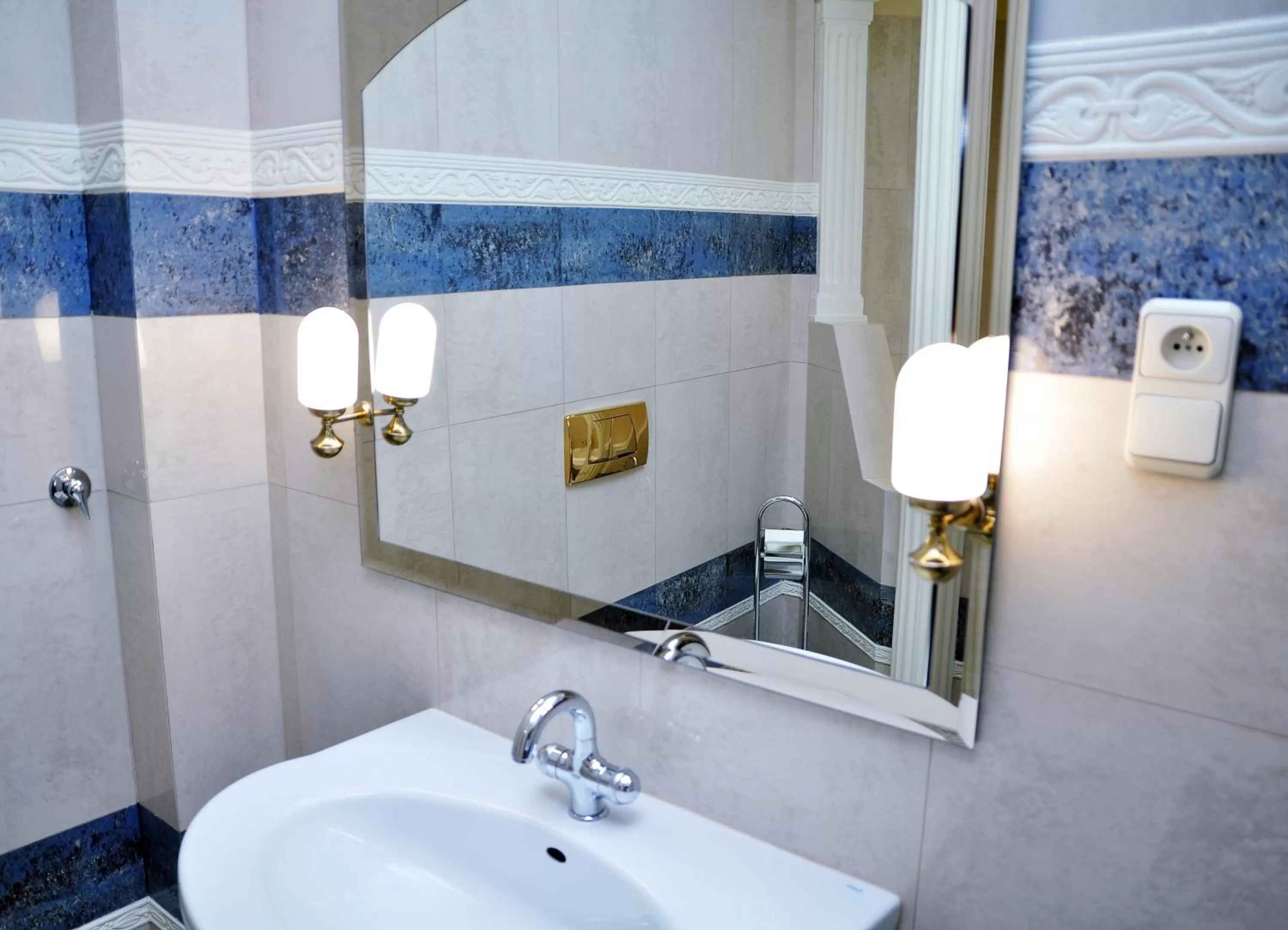 Bathroom in Hotel Royal