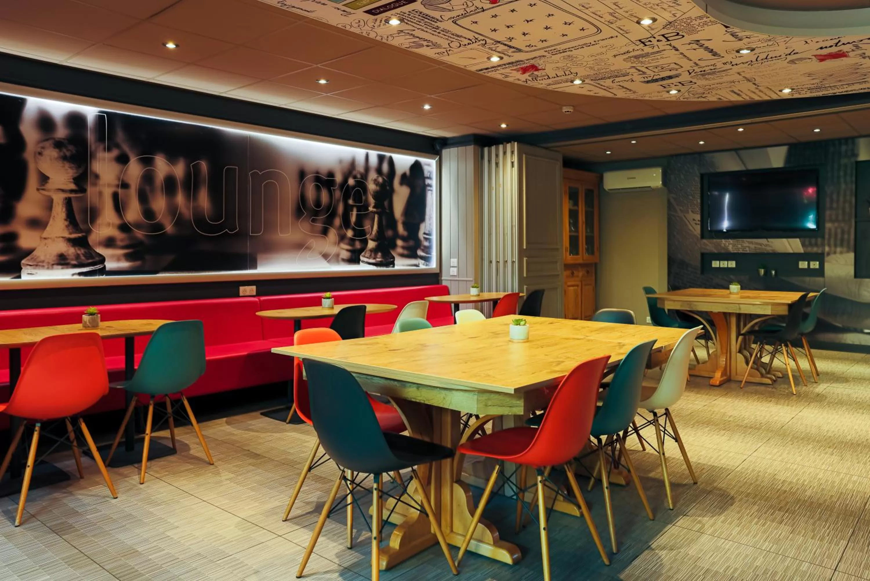 Restaurant/places to eat in ibis Lyon Nord