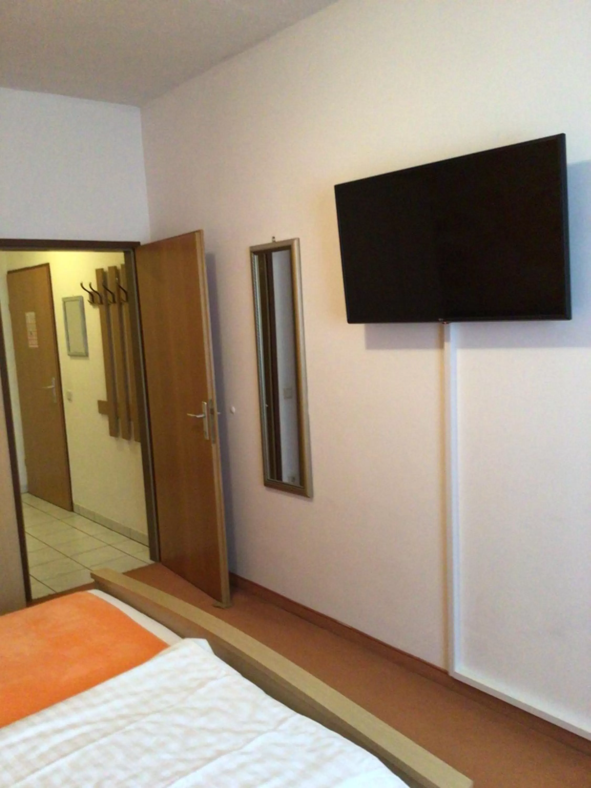 TV and multimedia, Bed in Pension Claudia