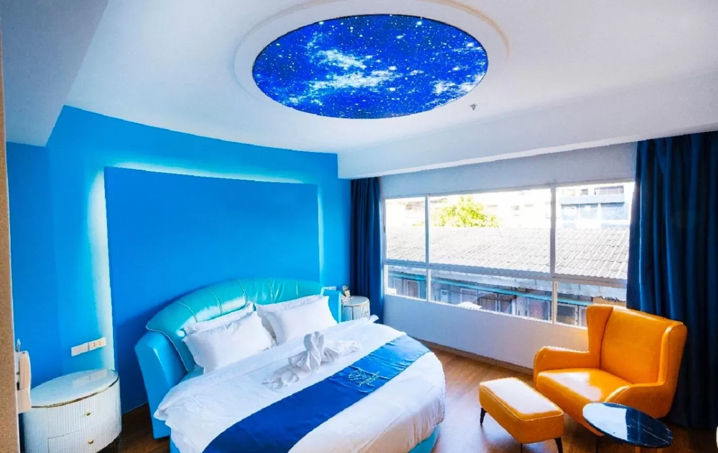 Bed in Sapphire Hotel Silom Bangkok