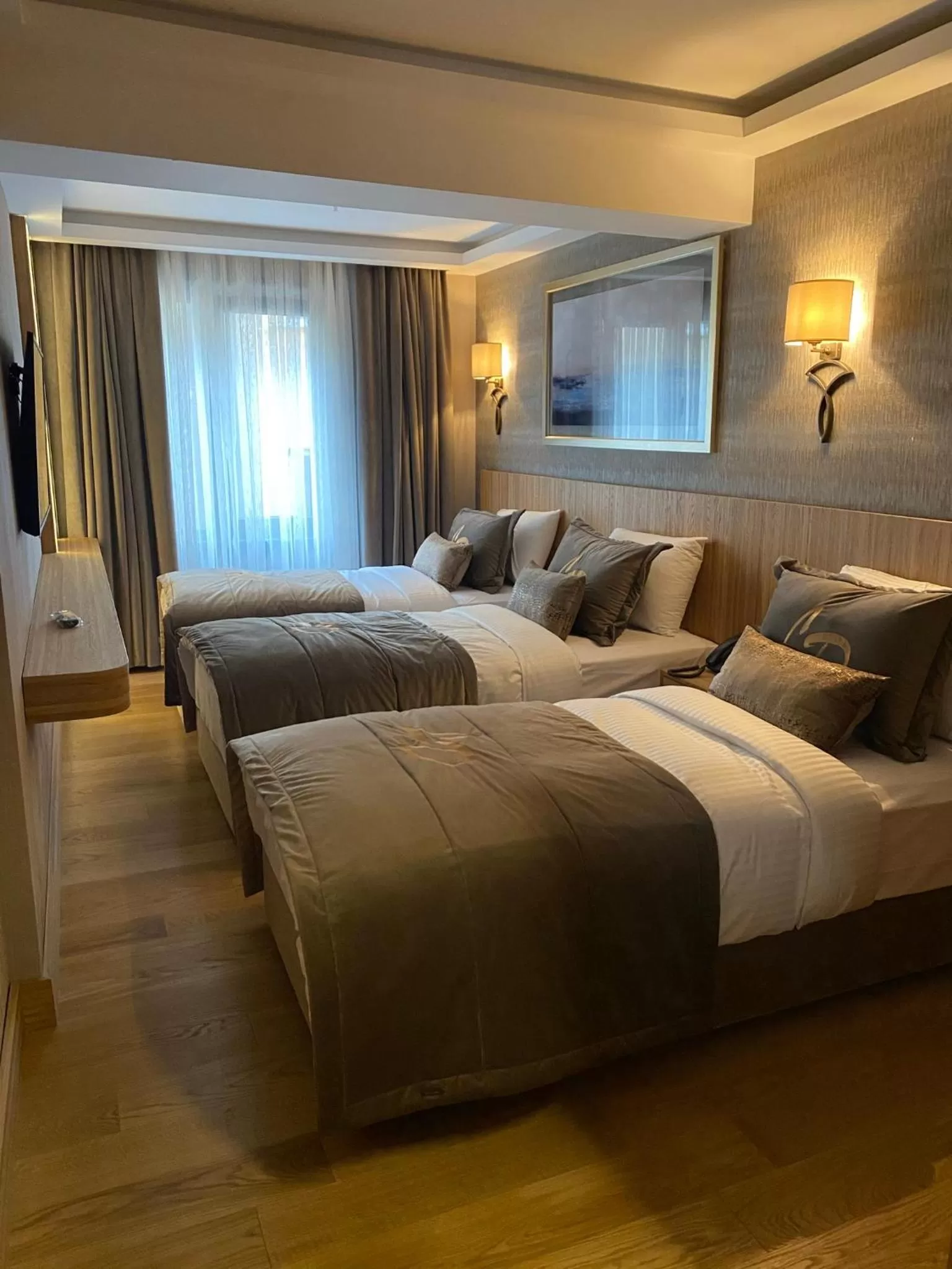 Photo of the whole room, Bed in Lady Diana Hotel