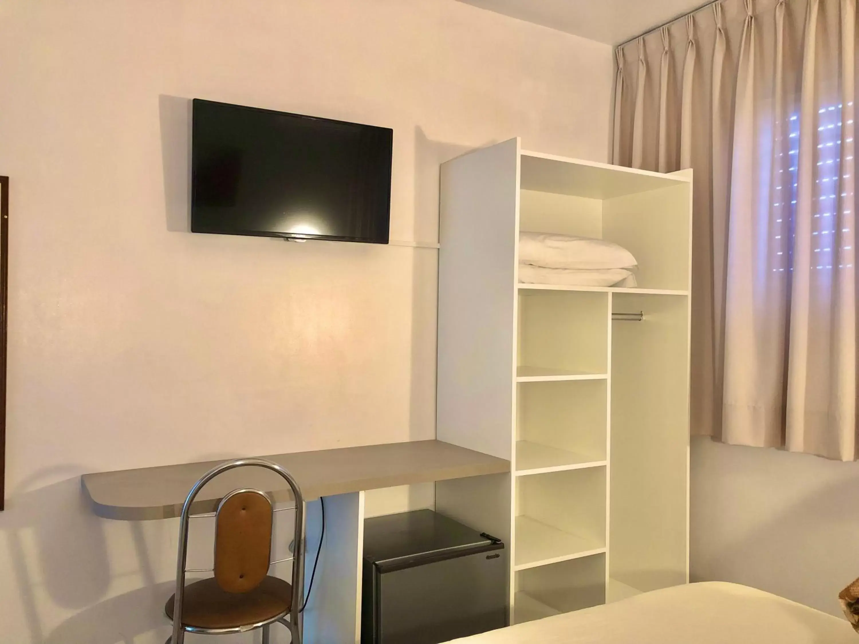 Budget Single Room - single occupancy in Hotel Concatto Budget Single Room - single occupancy in Hotel Concatto