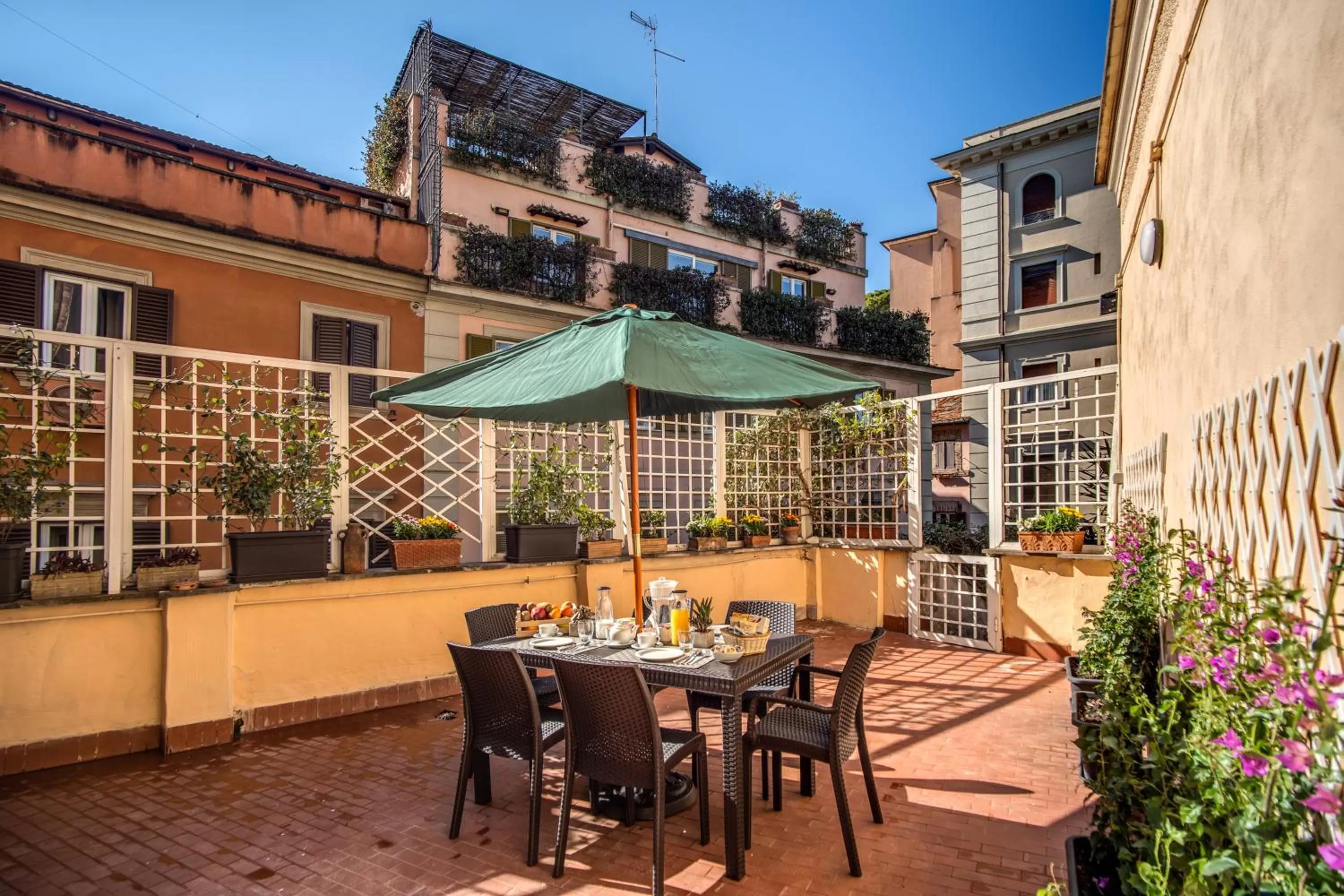 Apartment with Terrace in Tree Charme Trilussa