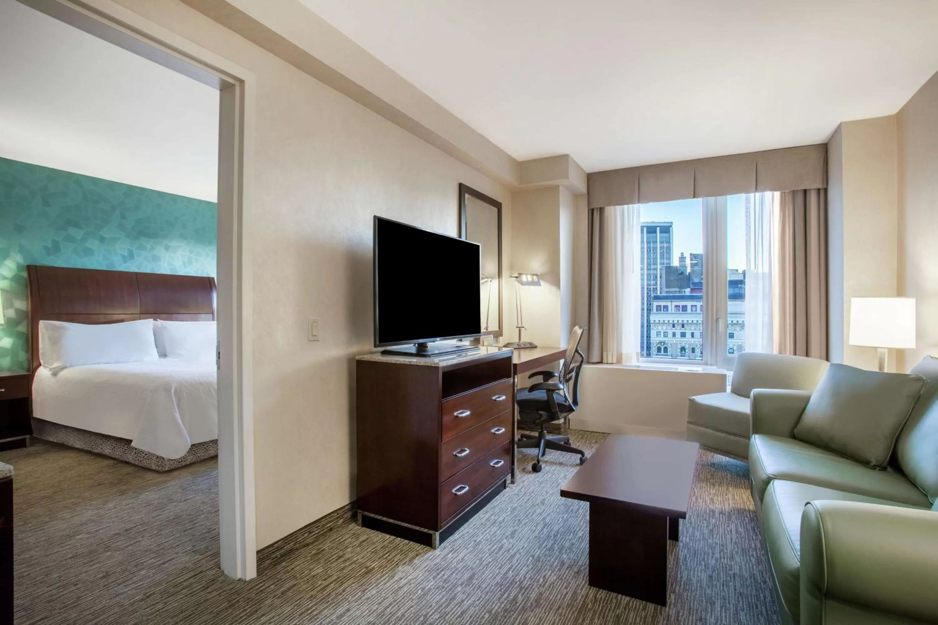 Living room, Bed in Hilton Garden Inn West 35th Street