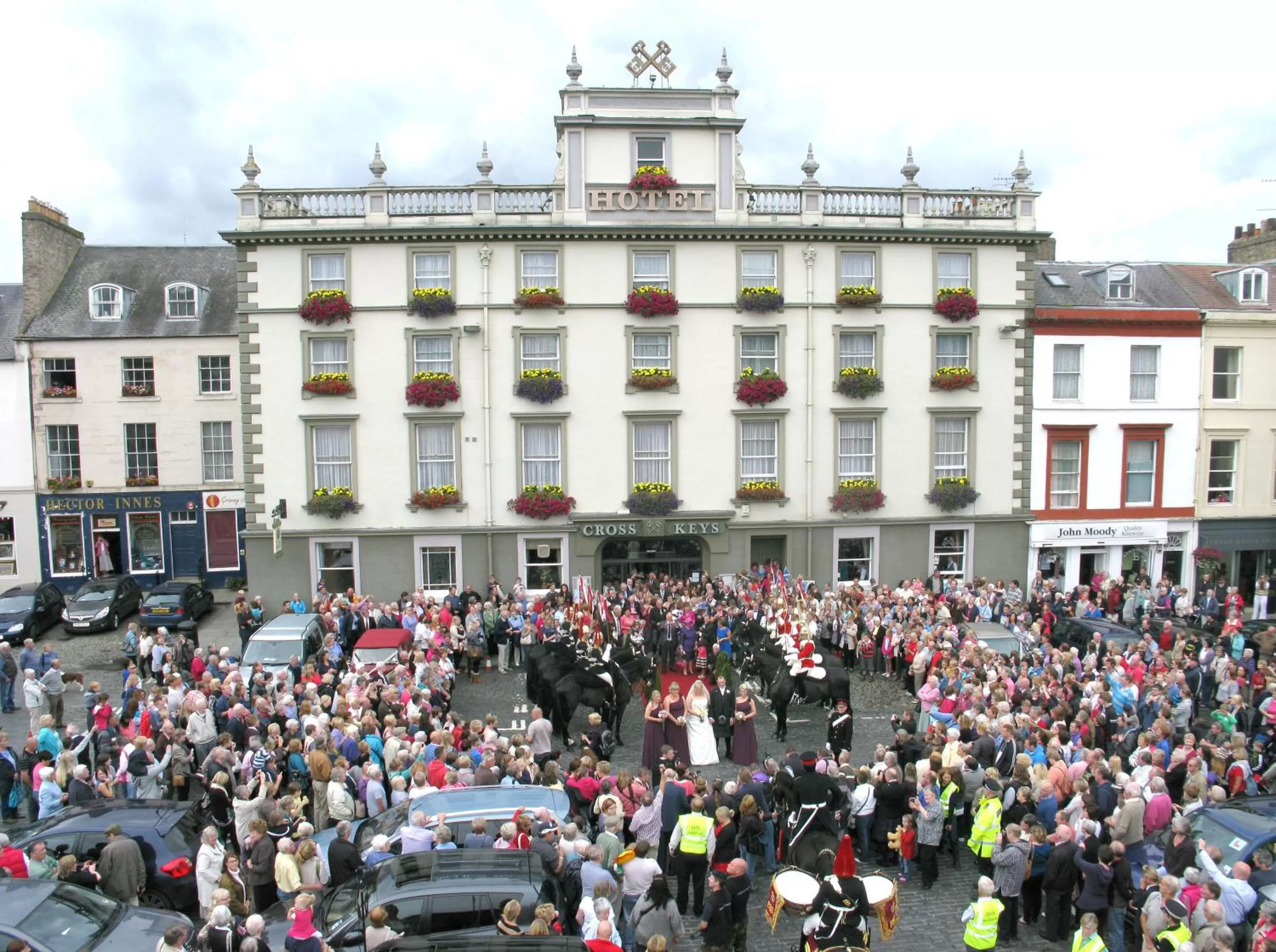 Facade/entrance, Property Building in Cross Keys Hotel, Kelso
