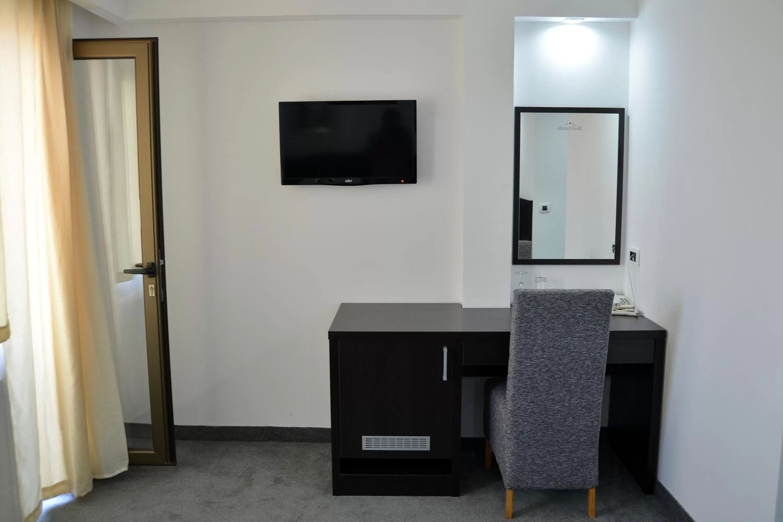 TV/Entertainment Center in Hotel Golf