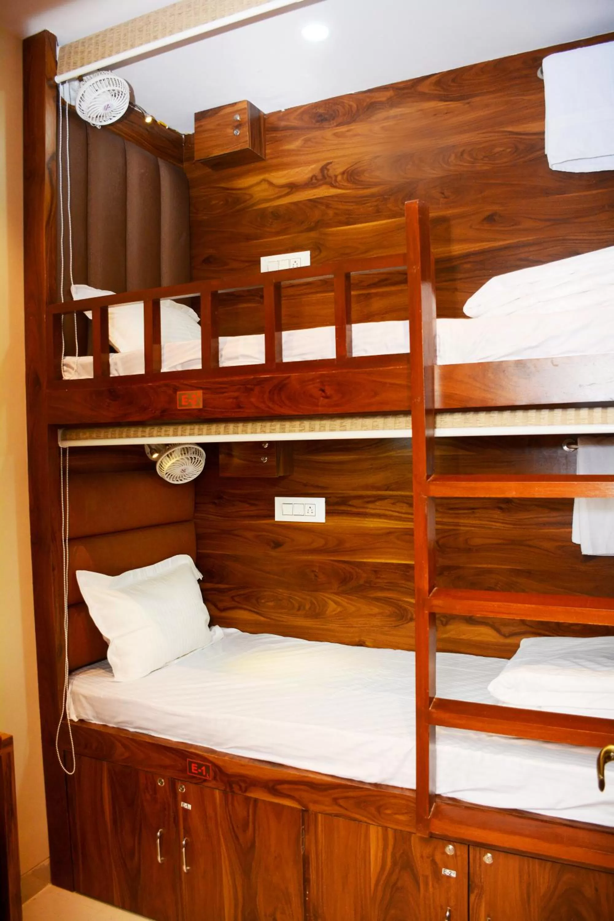 Bed, Bunk Bed in Hotel Nest N Rest - Mumbai