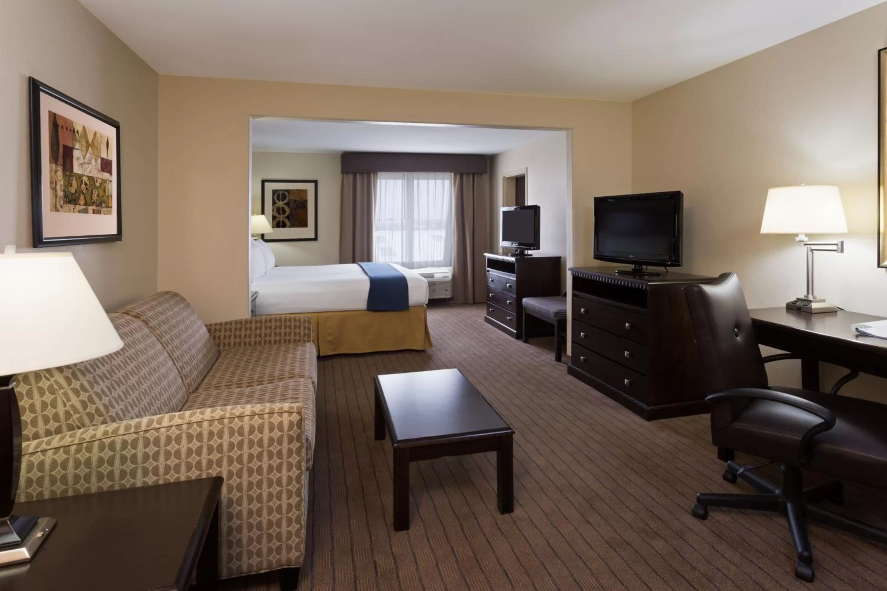 Photo of the whole room in Holiday Inn Express & Suites Moultrie by IHG