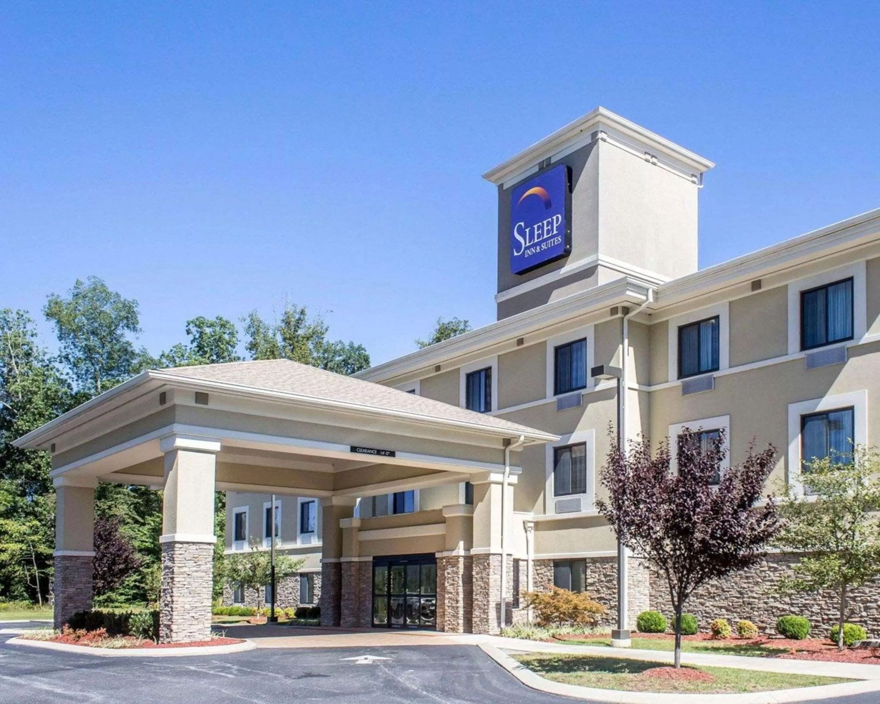 Property building in Sleep Inn & Suites Middlesboro