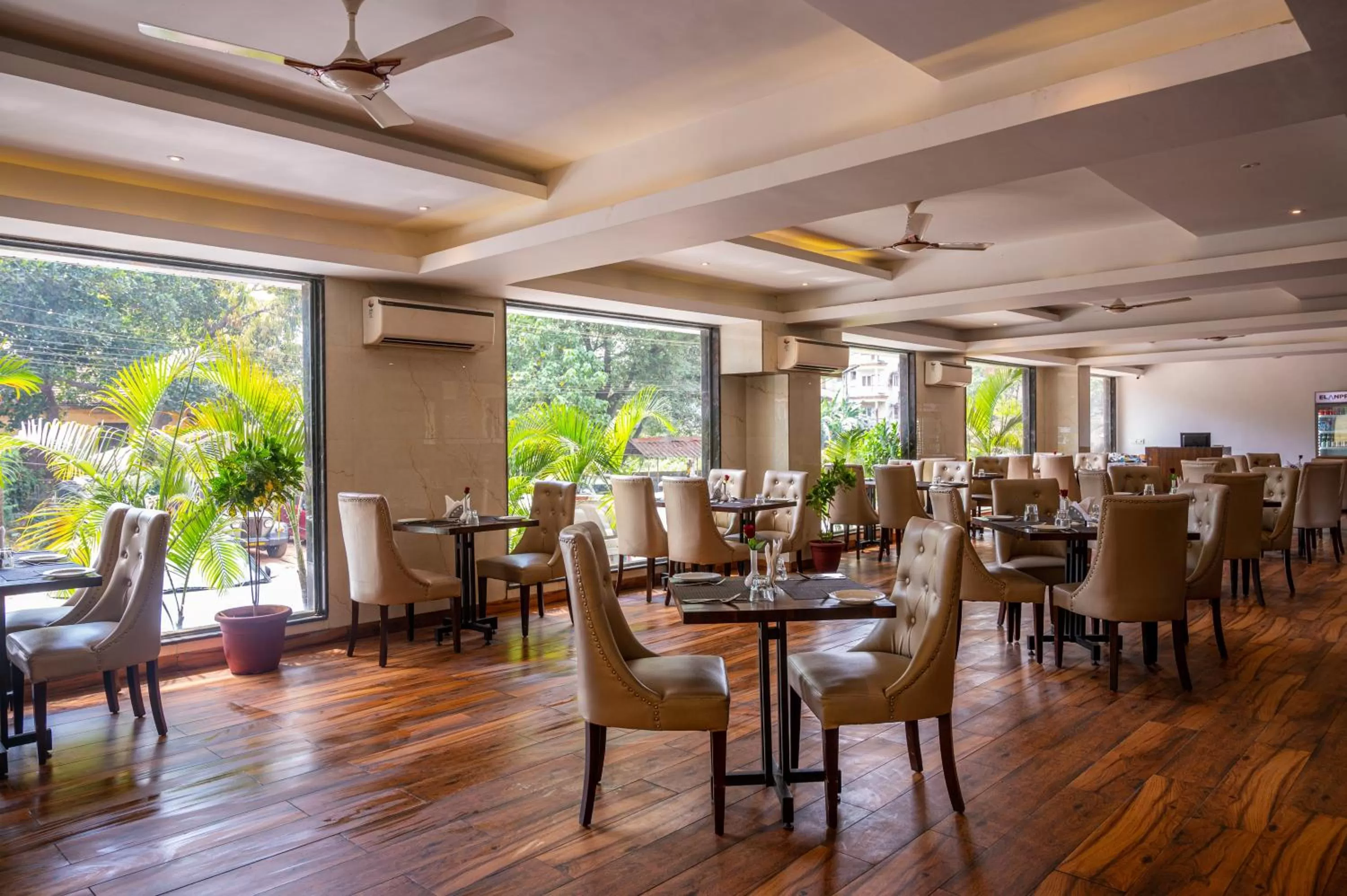 Restaurant/places to eat in BELLS BEACH RESORT , A Unit of Resort De Balneaire