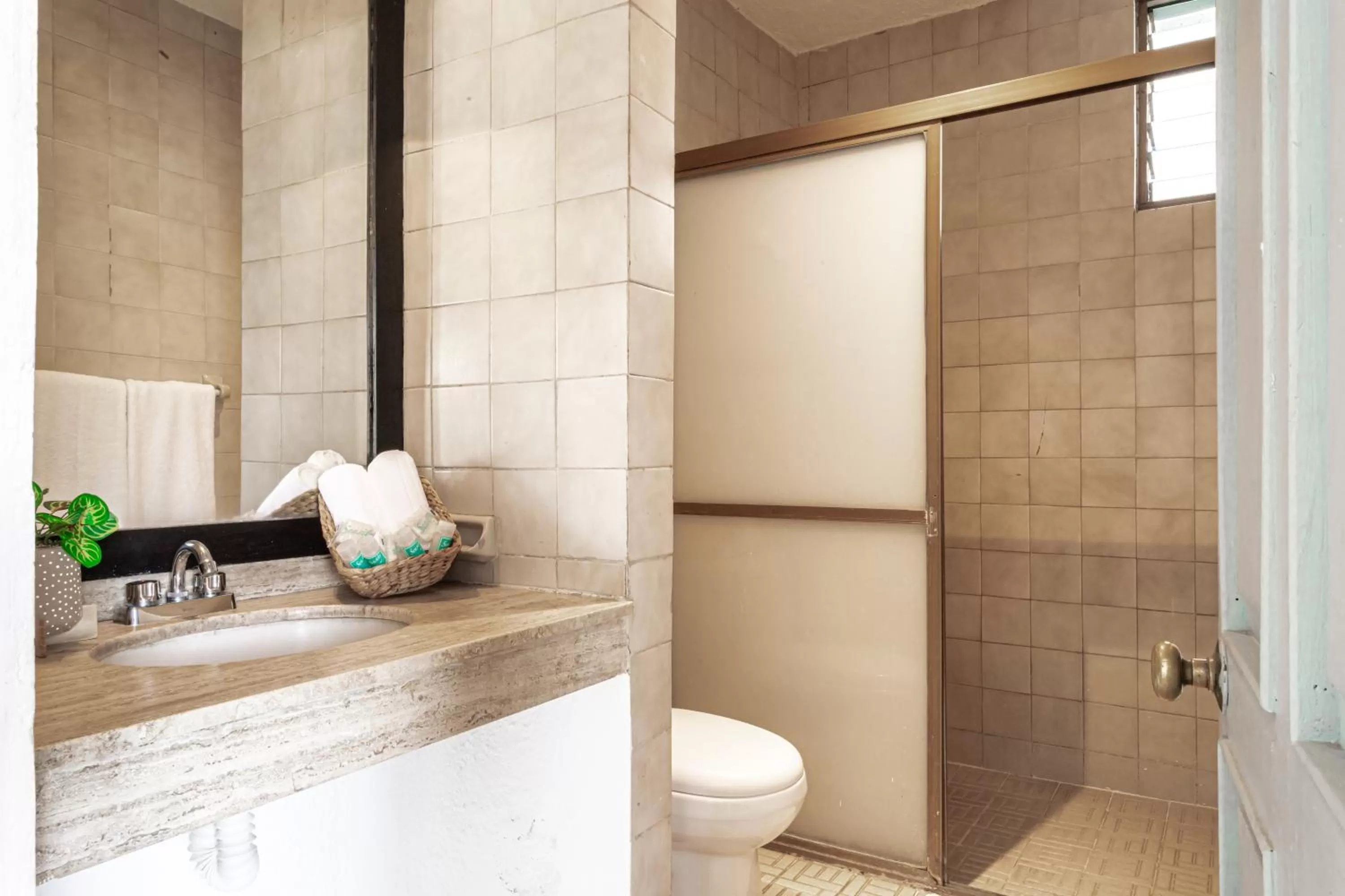 Shower in Soy Local Puerto Vallarta