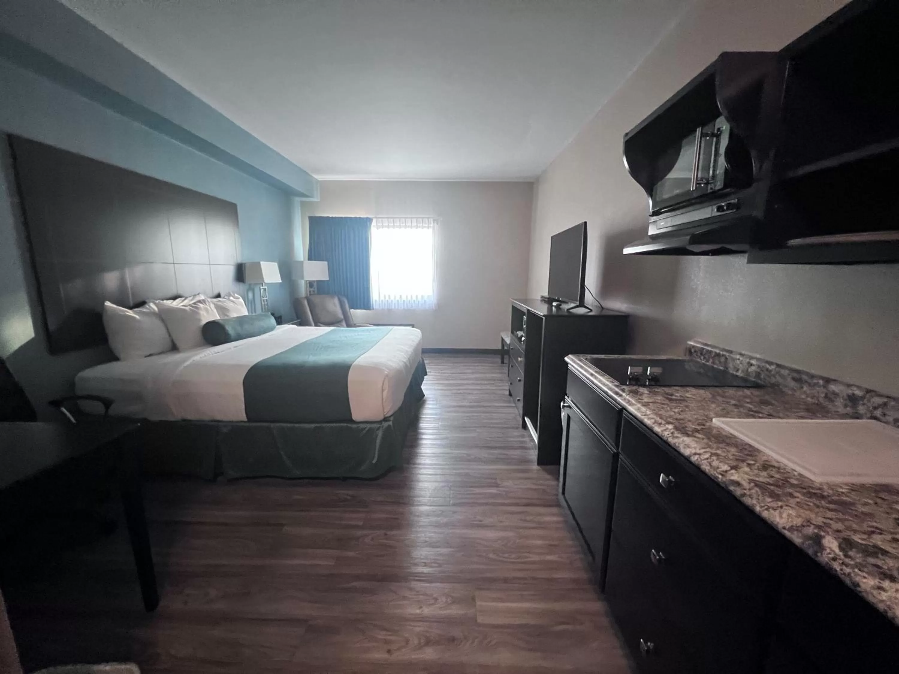 Bed in Cobblestone Inn & Suites - Fort Dodge