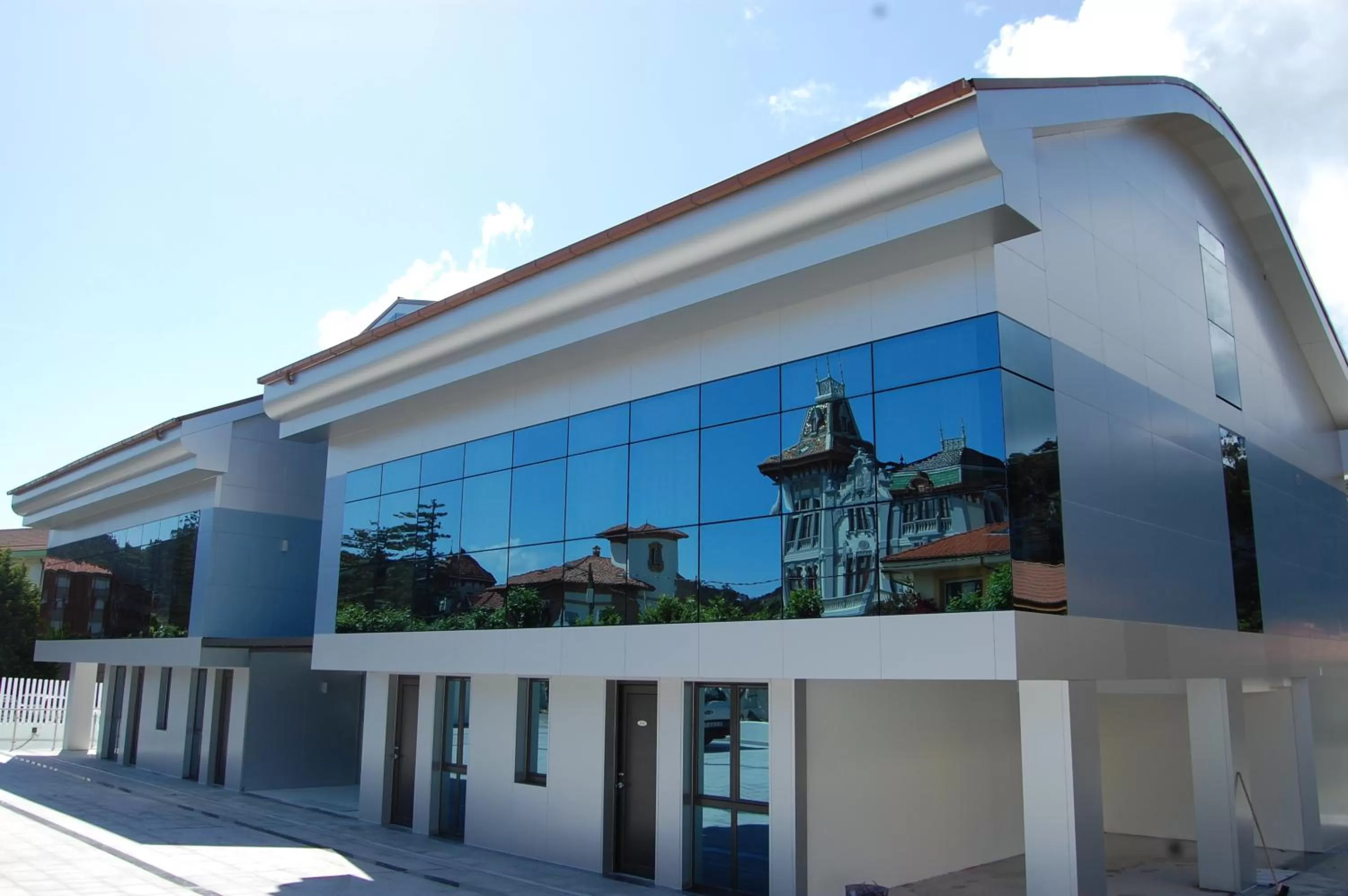 Hotel Villa Rosario II, Edificio Moderno