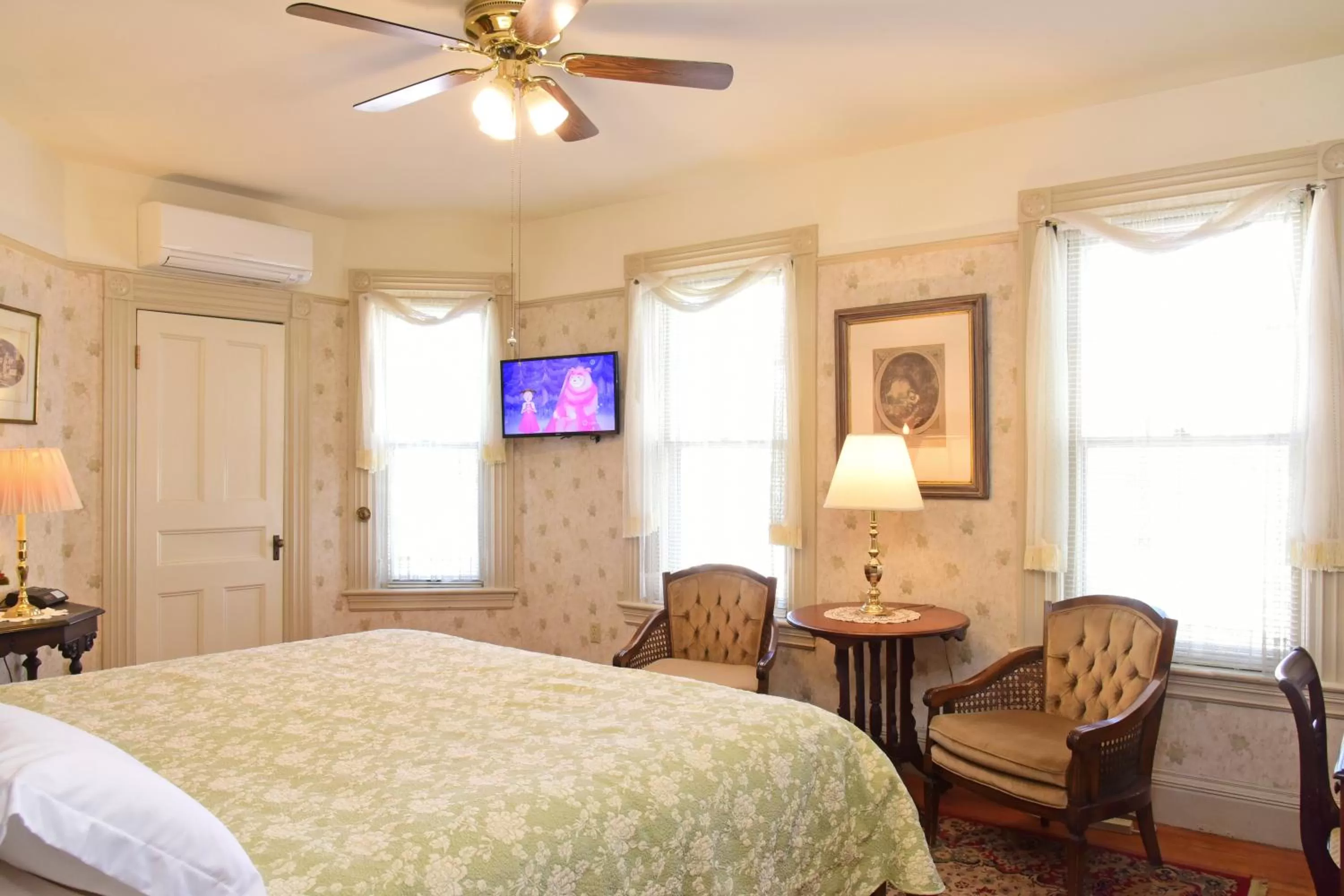 Bedroom in Wainwright Inn