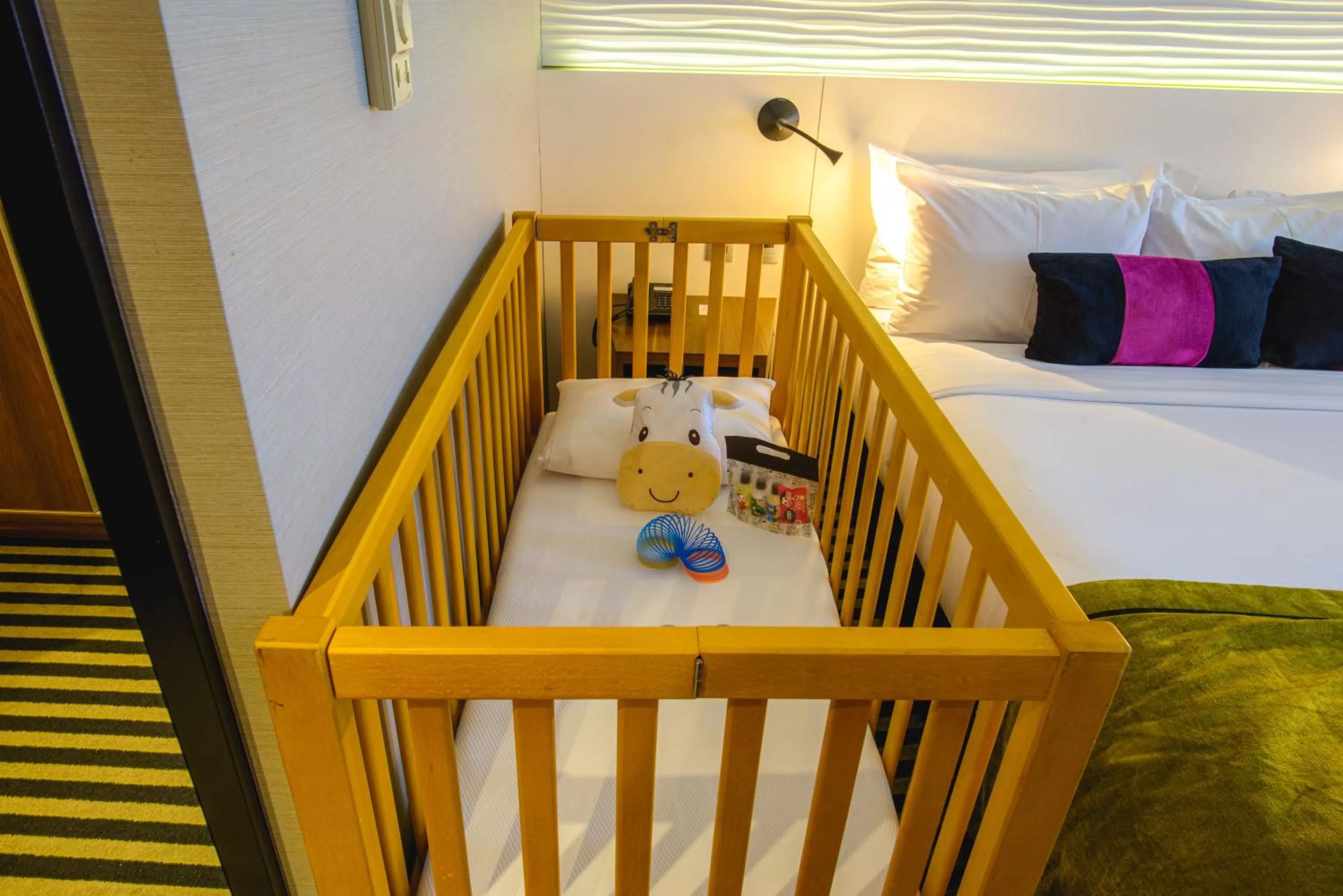 cot, Bed in Radisson Alphaville