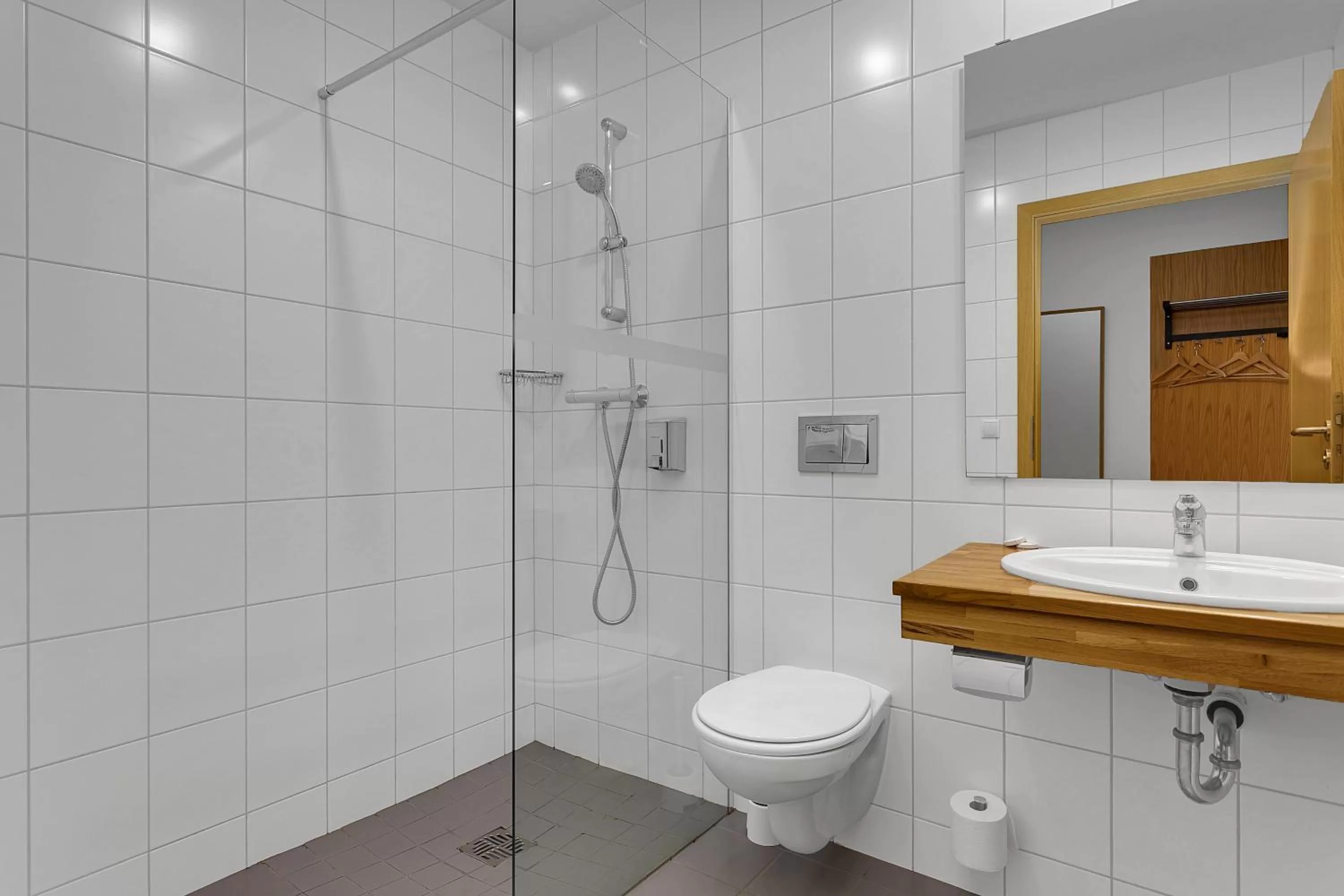 Shower in Aurora Hotel at Reykjavik-Keflavik Airport Terminal KEF