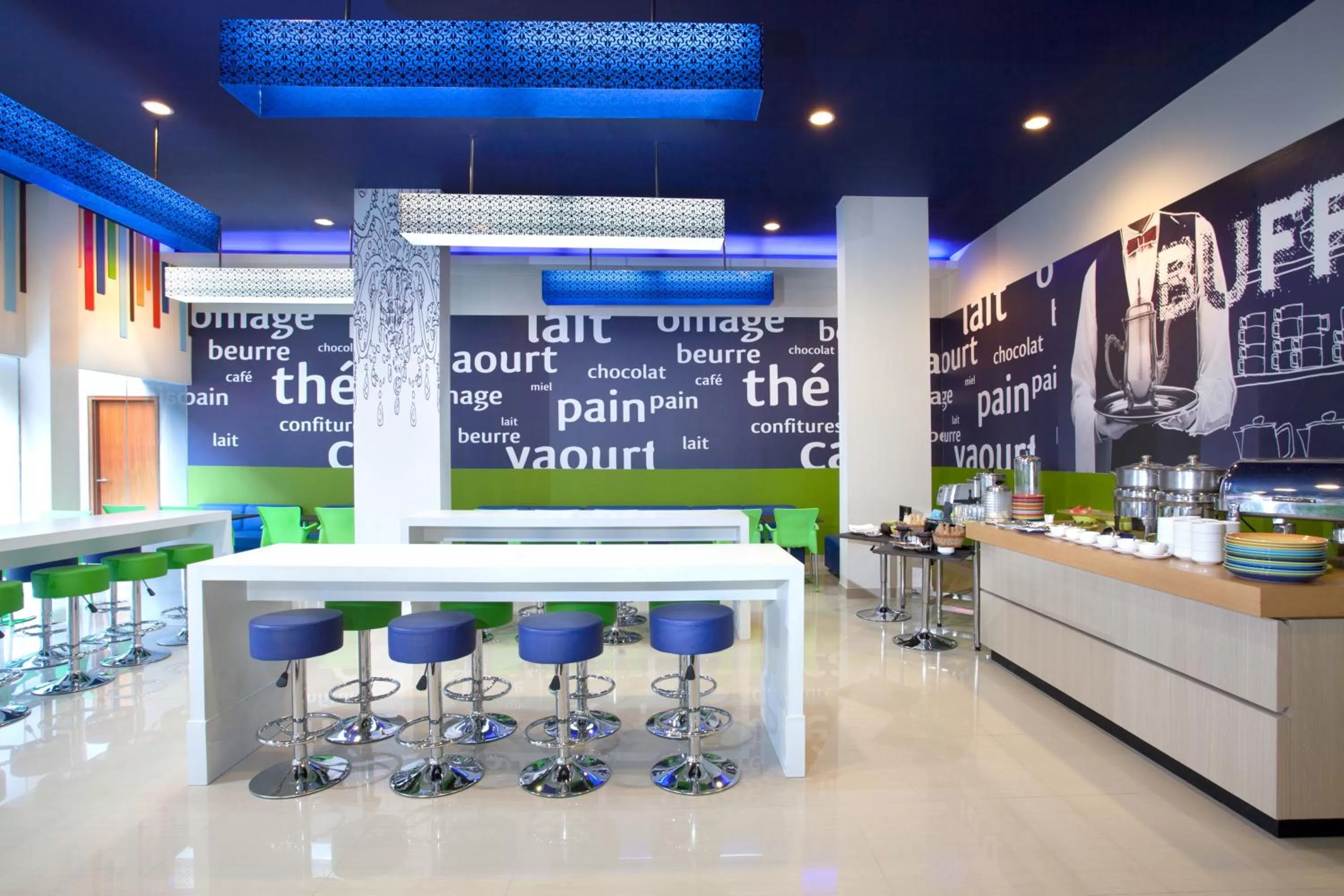 Restaurant/places to eat in Ibis Budget Semarang Tendean