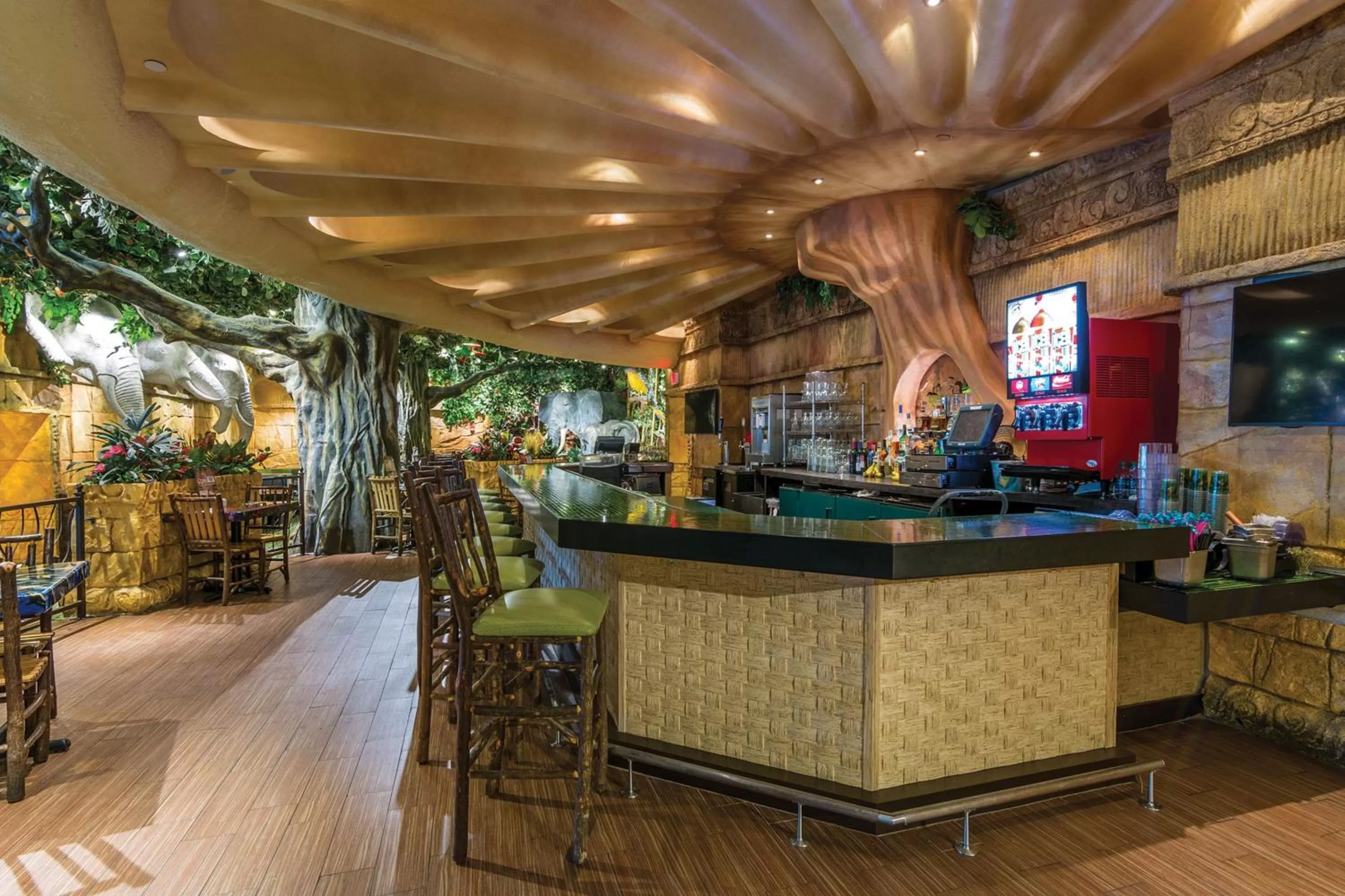 Restaurant/places to eat in Sheraton Niagara Falls