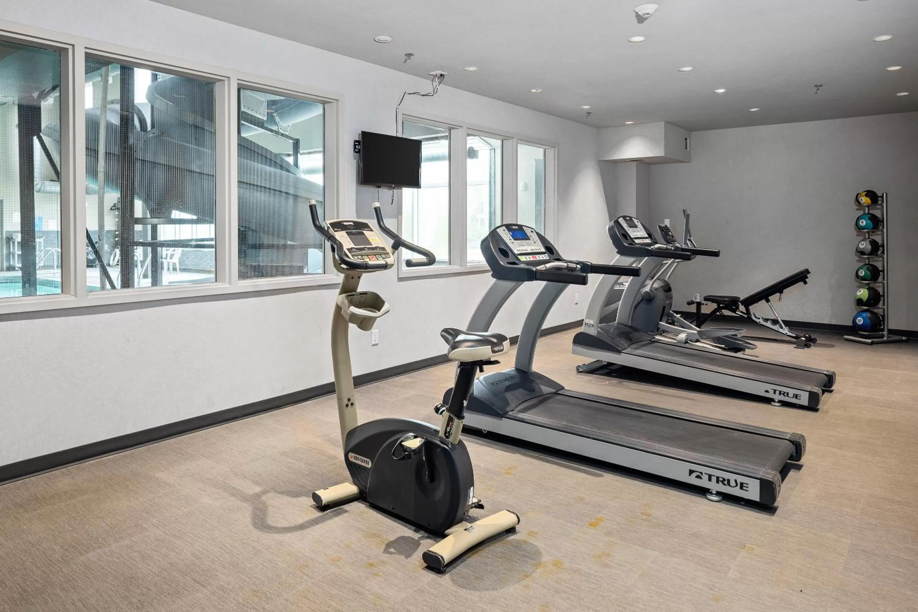 Fitness centre/facilities in Home Inn & Suites Yorkton