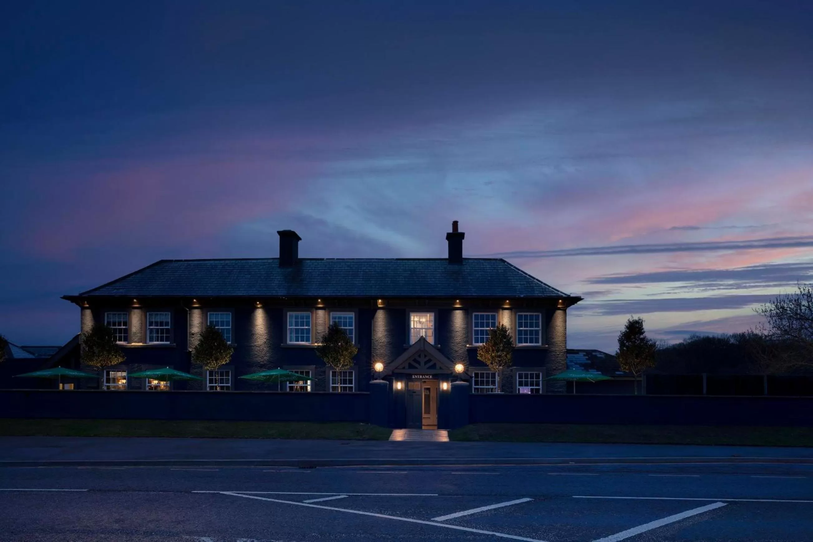 Property building in Honest Lawyer Hotel