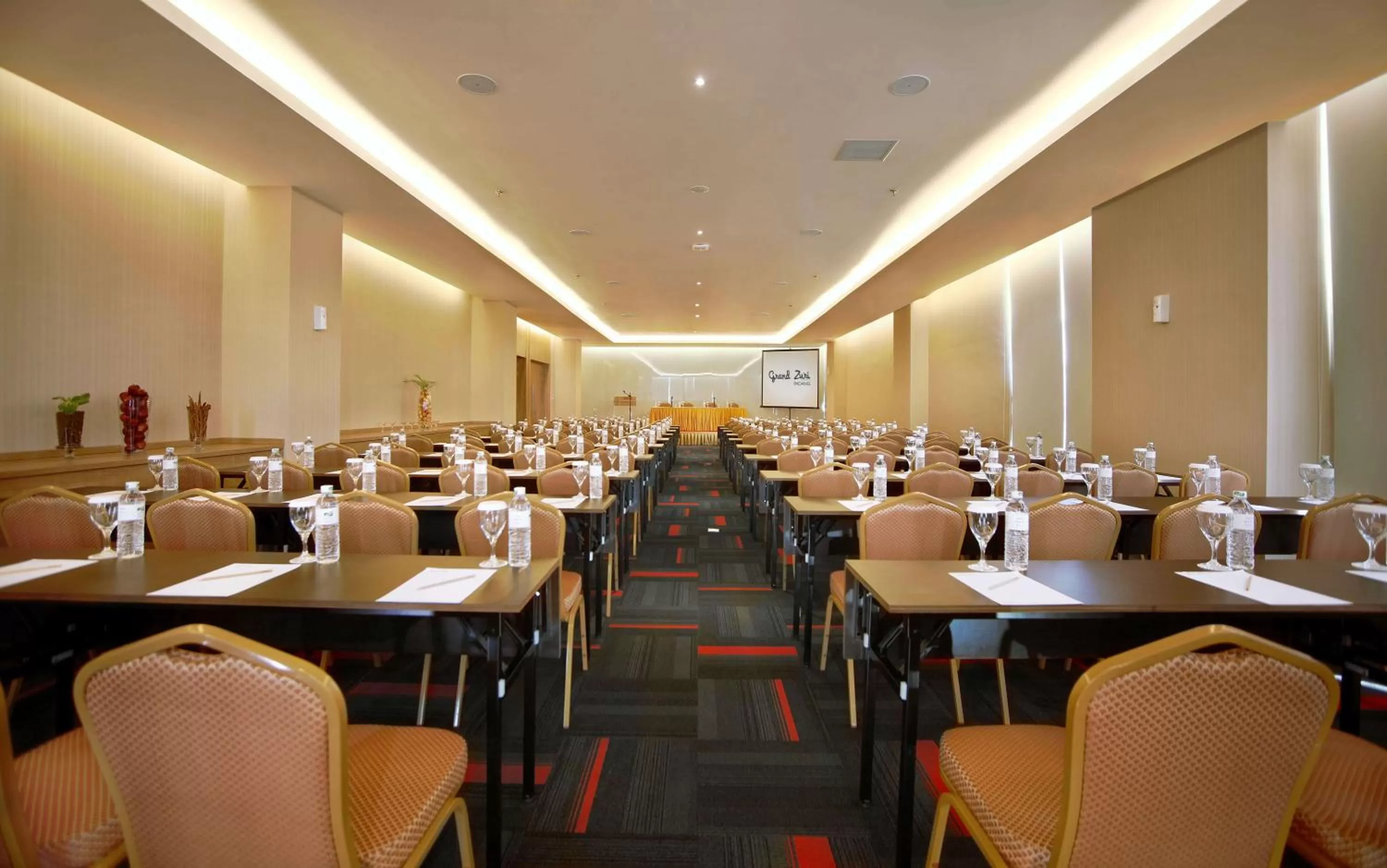 Business facilities in The ZHM Premiere Padang