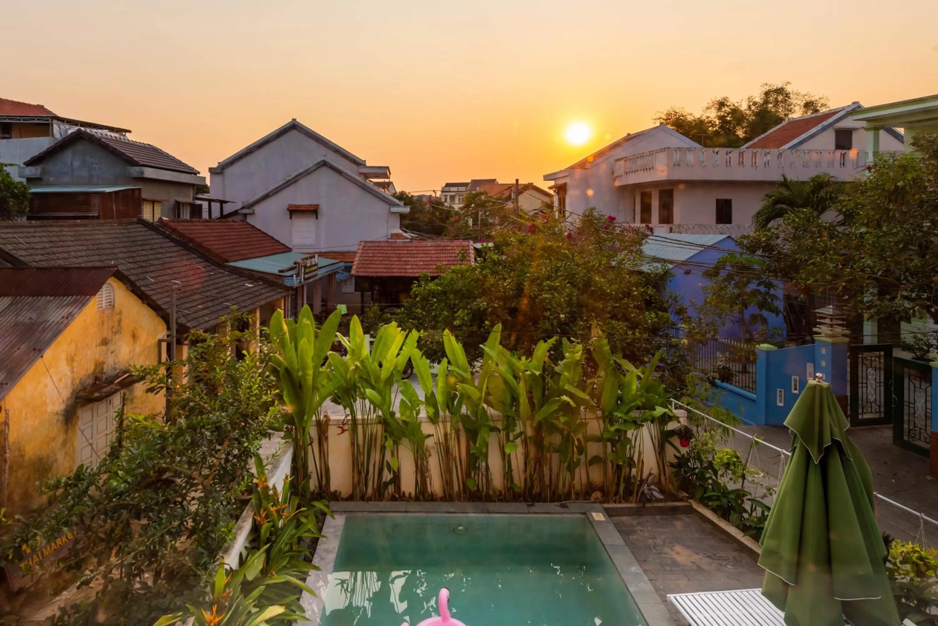 Garden in Flamingo Villa Homestay - Big Rooms with Balcony - Close to Hoi An Old Town 200m & Temple Bridge - Large Outside Pool for Sun Bathing