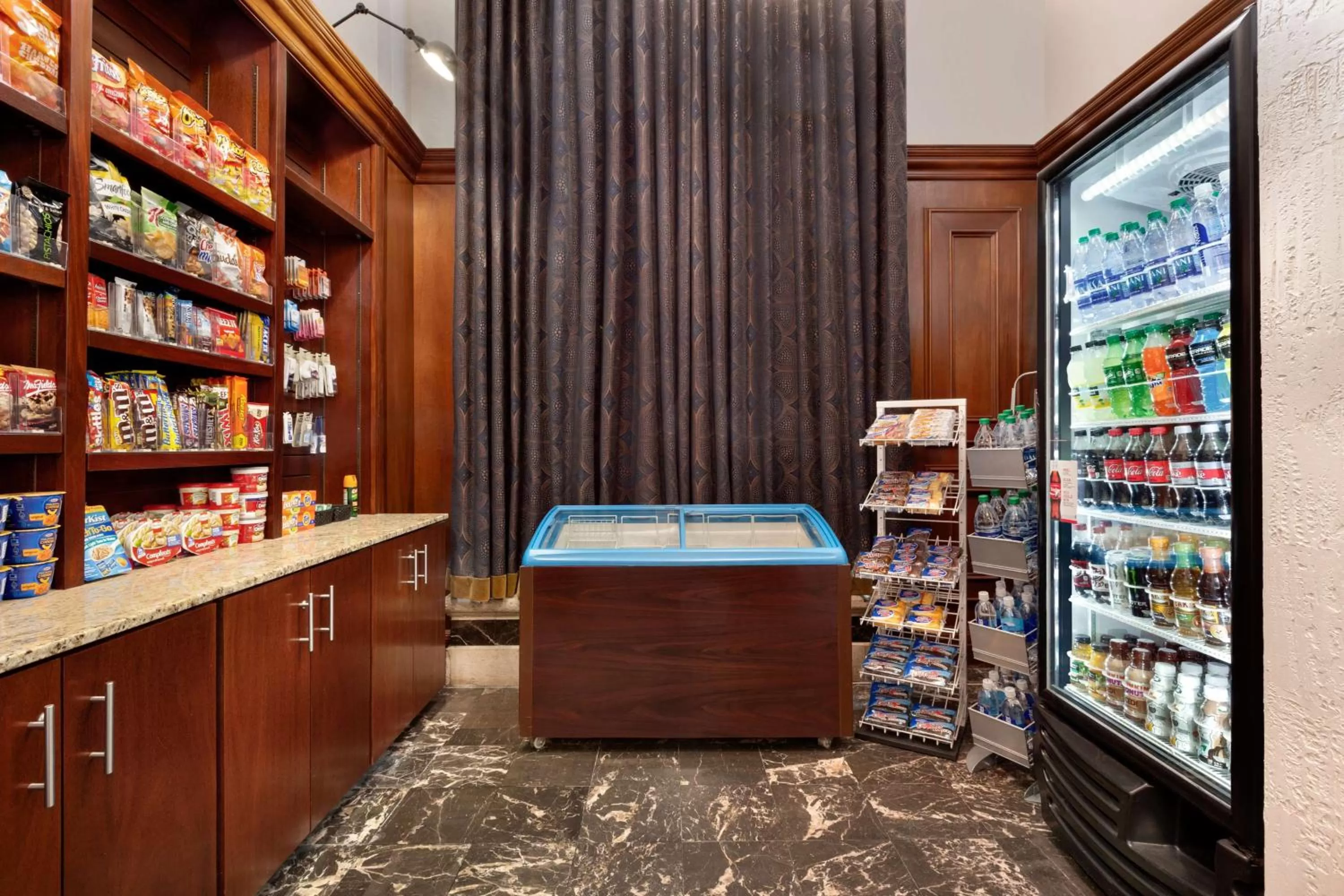 Restaurant/places to eat in Embassy Suites by Hilton Dallas DFW Airport South