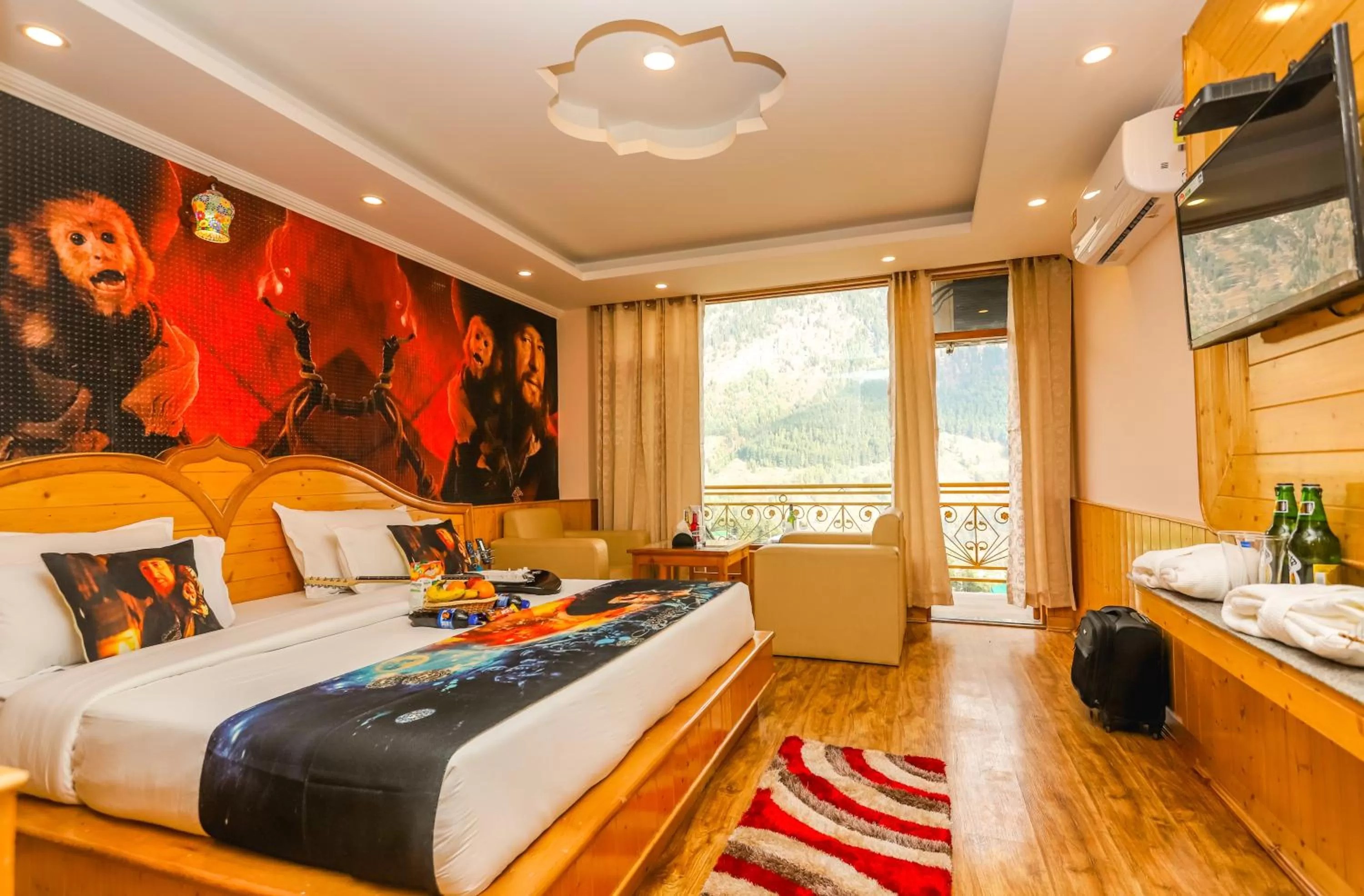 Coffee/tea facilities, Bed in Hotel Smugglers Mountain View - central heated & air Cooled