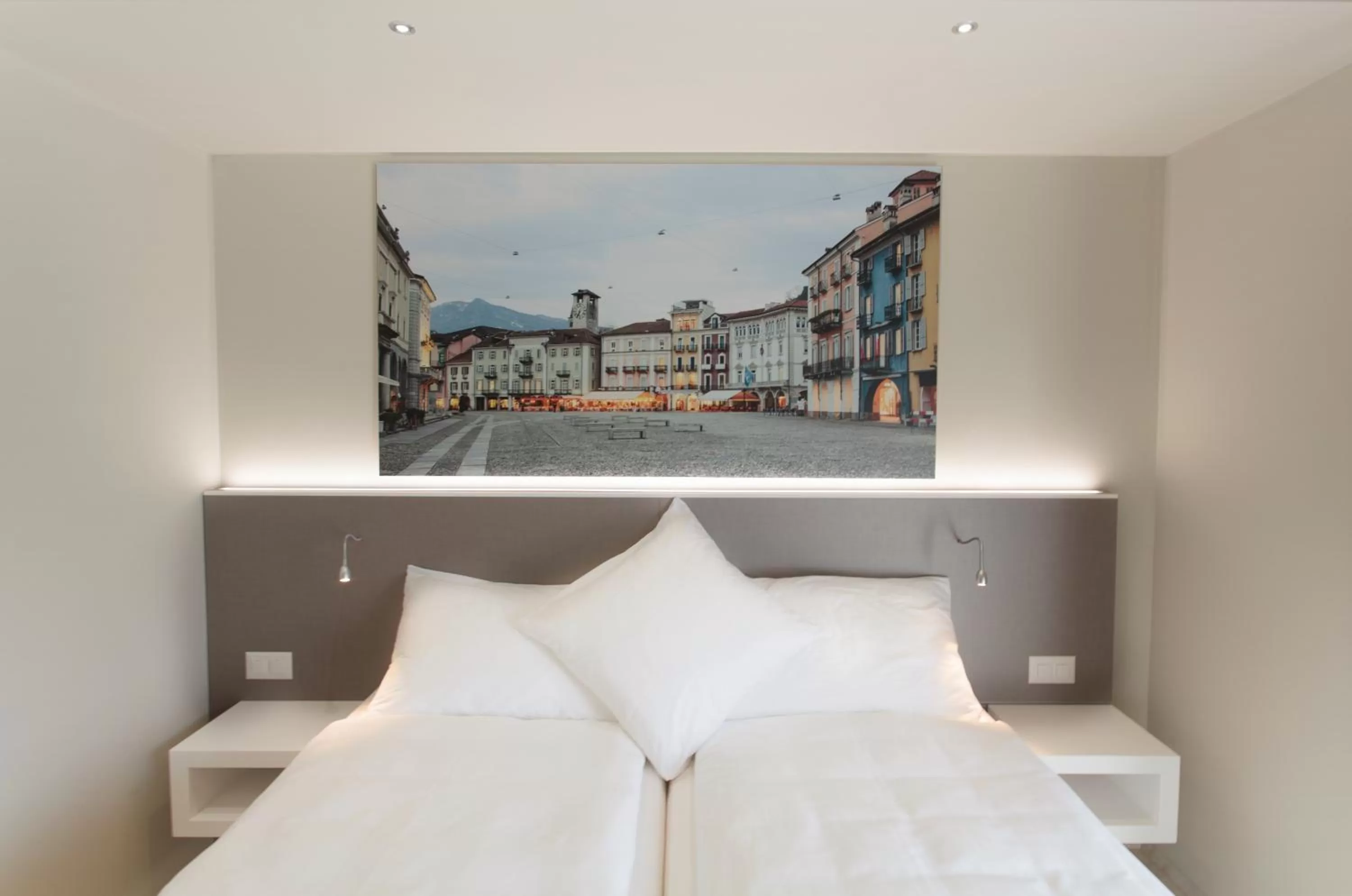 Bed in Hotel City Locarno