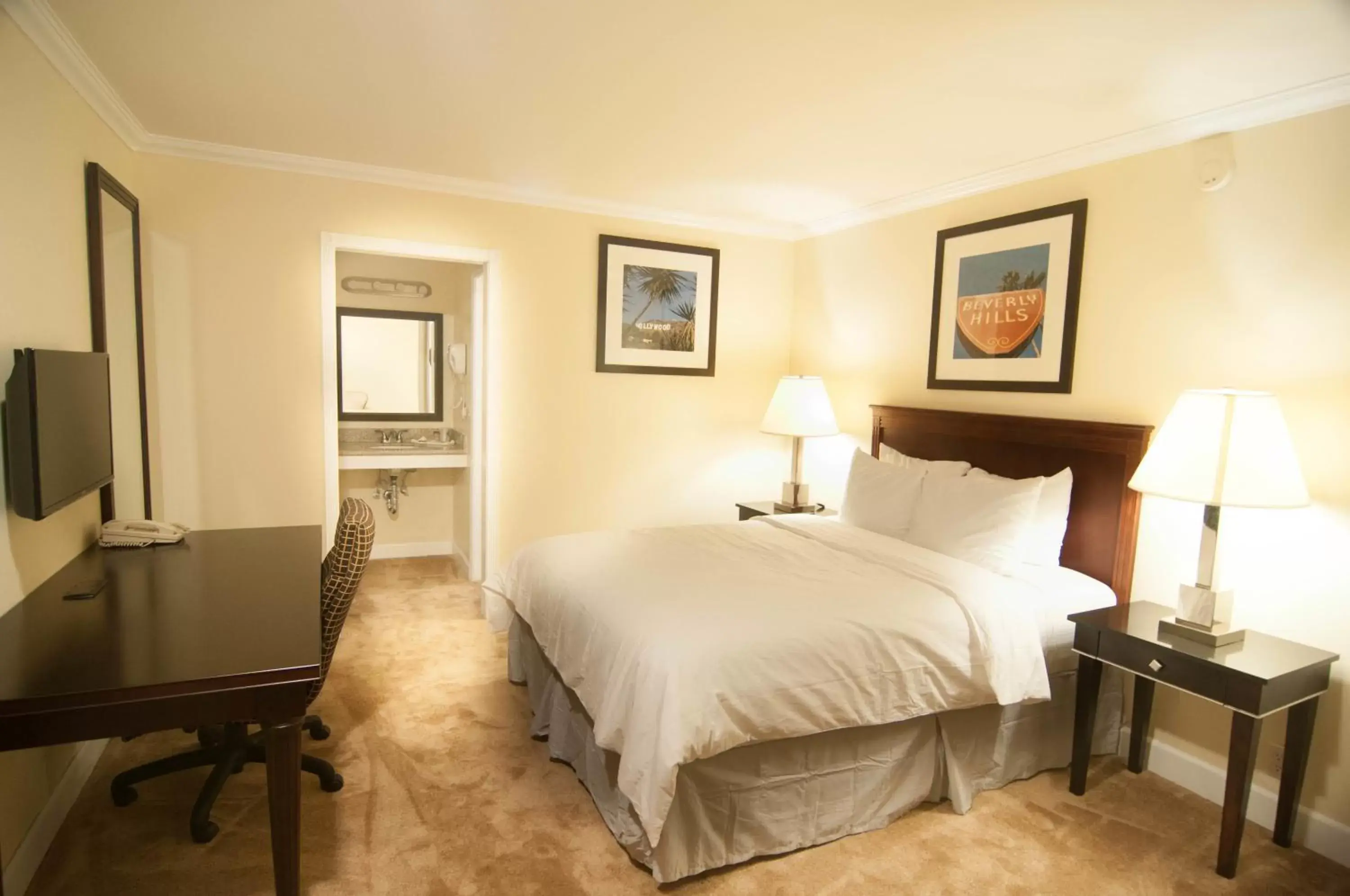 Deluxe Queen Room in Bokai Garden Hotel Deluxe Queen Room in Bokai Garden Hotel