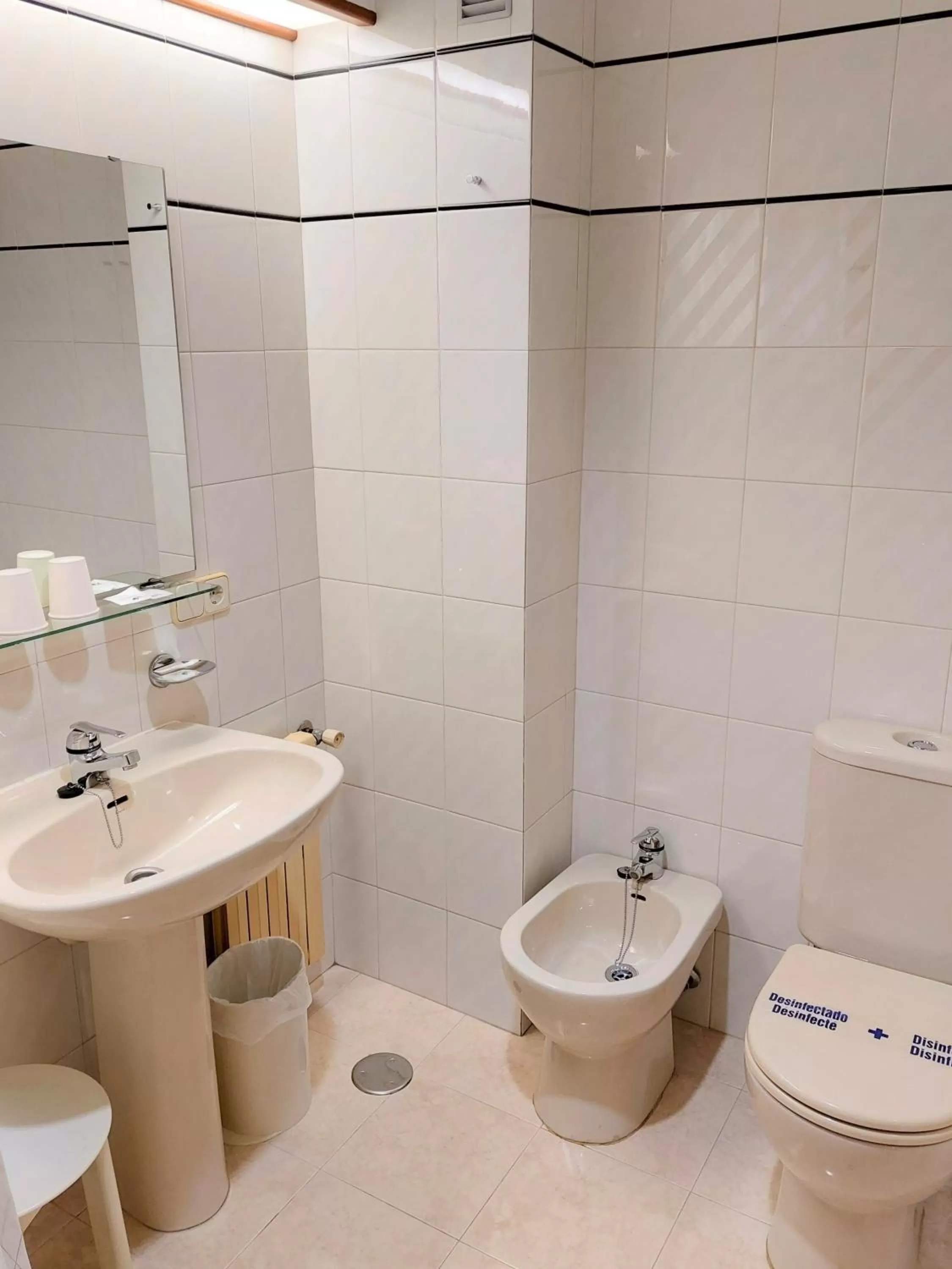 Bathroom in Hotel Costa Atlántica