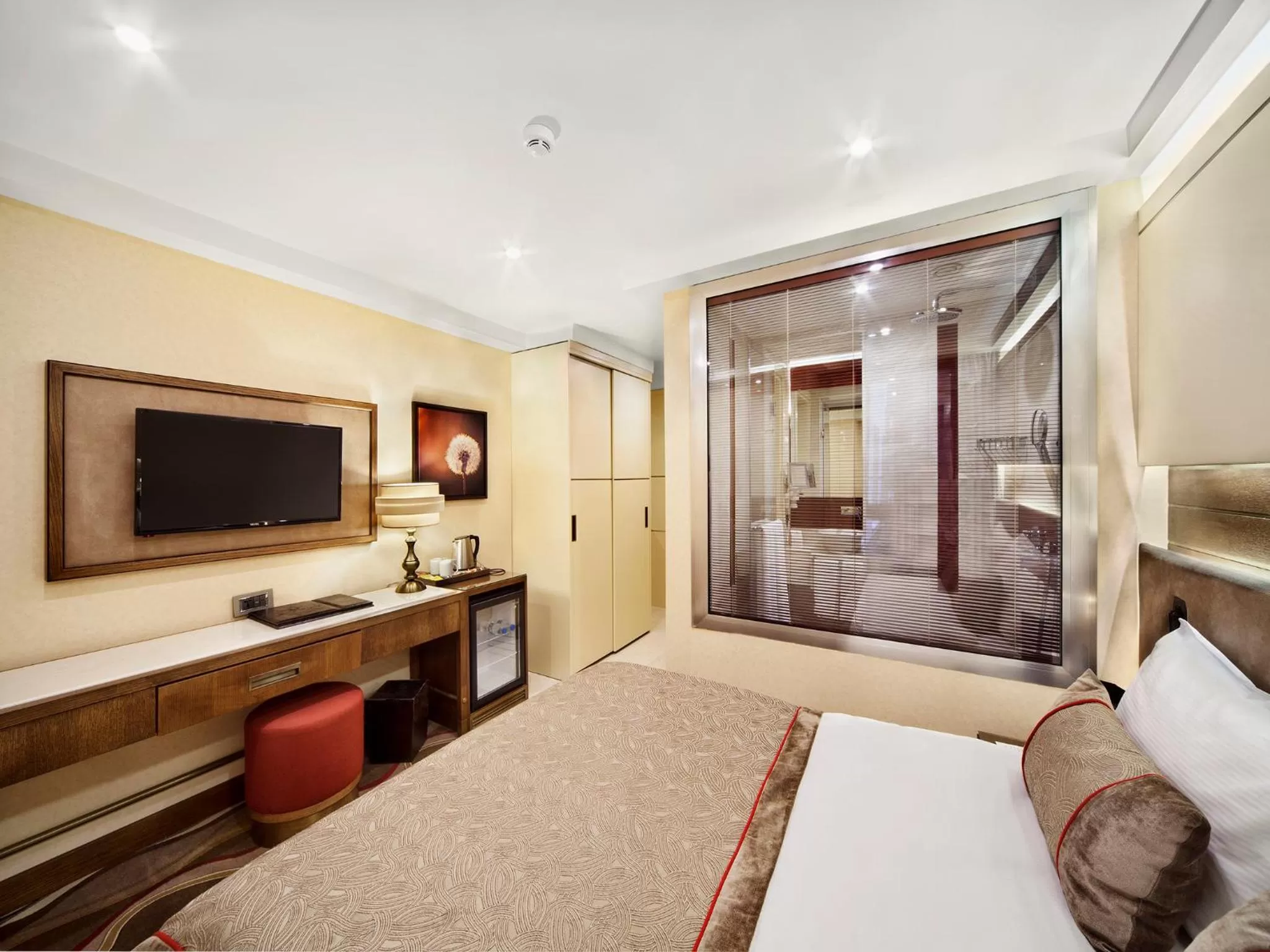 Photo of the whole room, Bed in Grand Hotel de Pera