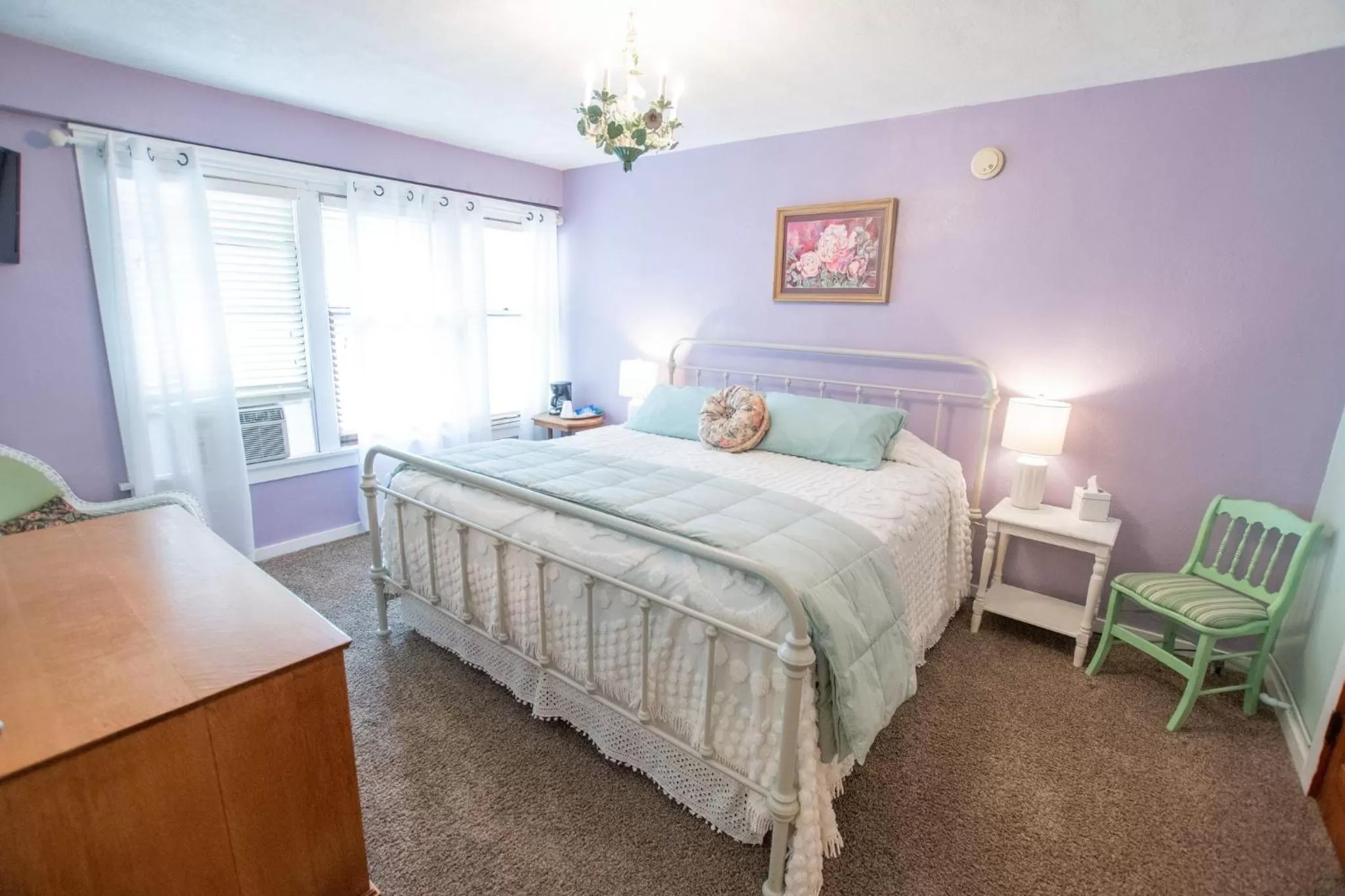 Bed in Terrace Inn and 1911 Restaurant