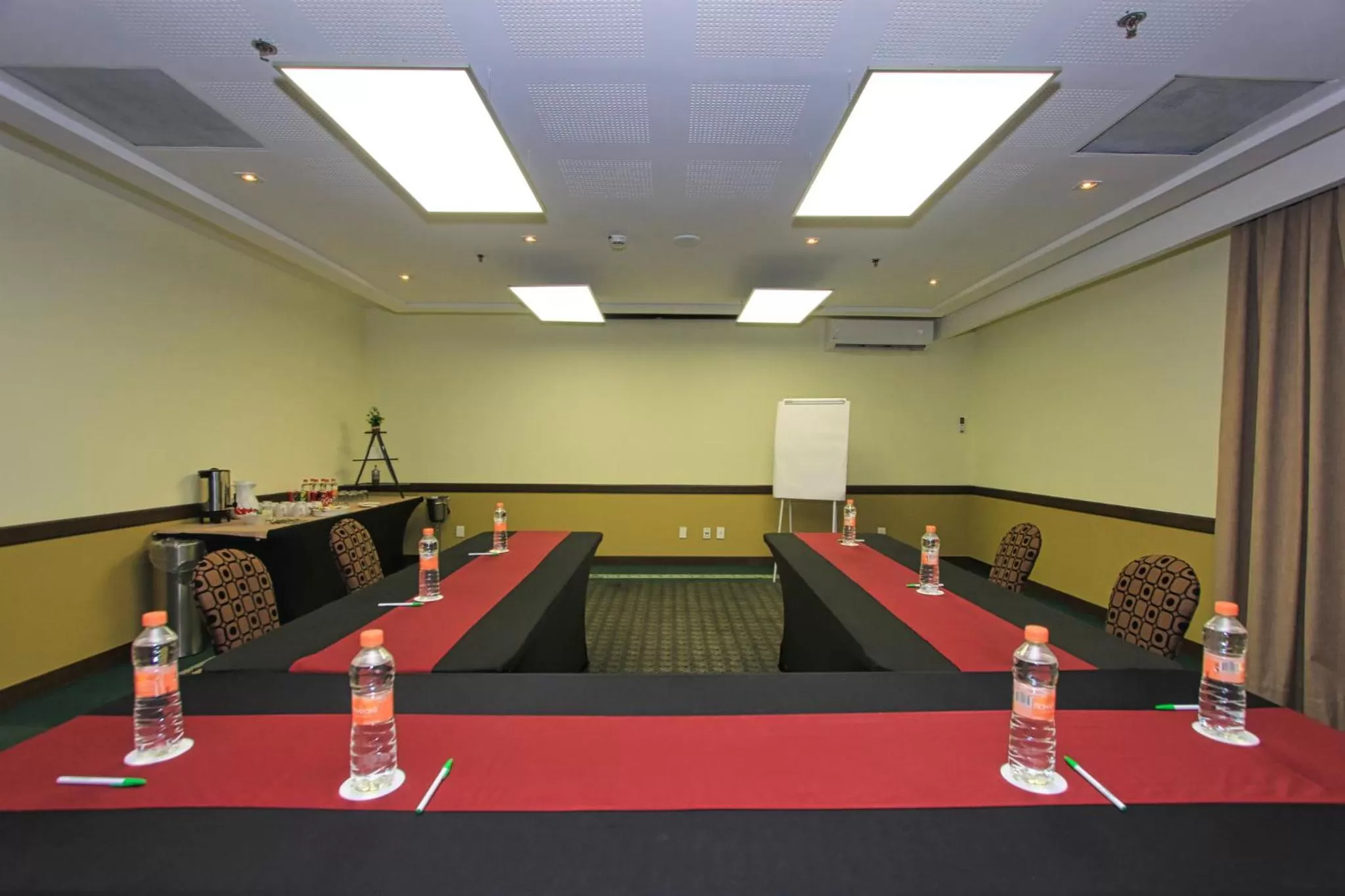 Meeting/conference room in Holiday Inn Leon by IHG