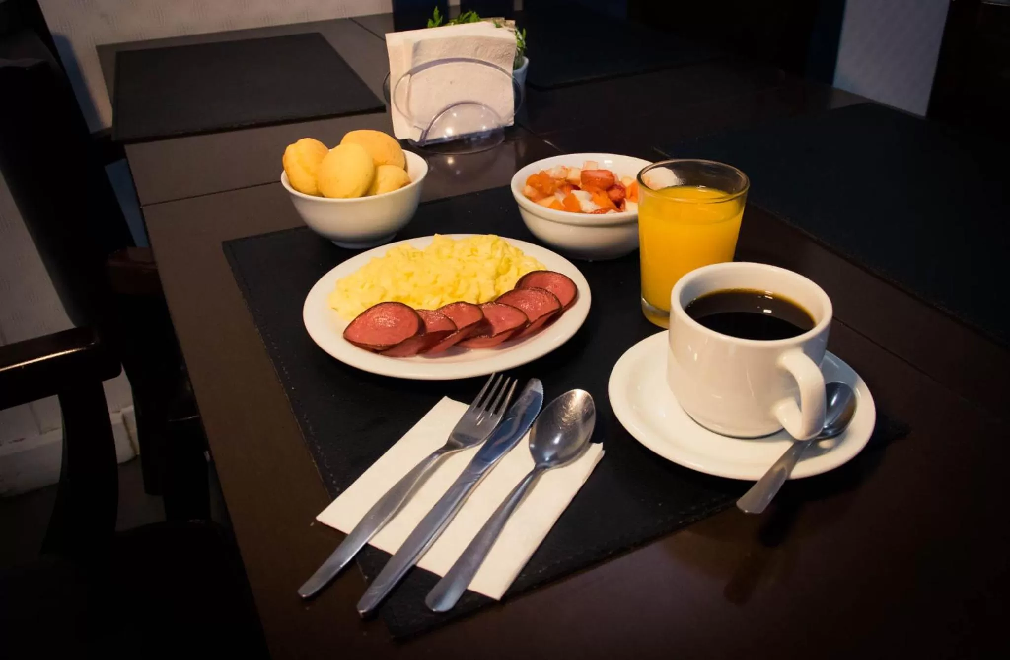 Breakfast in Embaixador Hotel & Centro de Eventos by Fast10