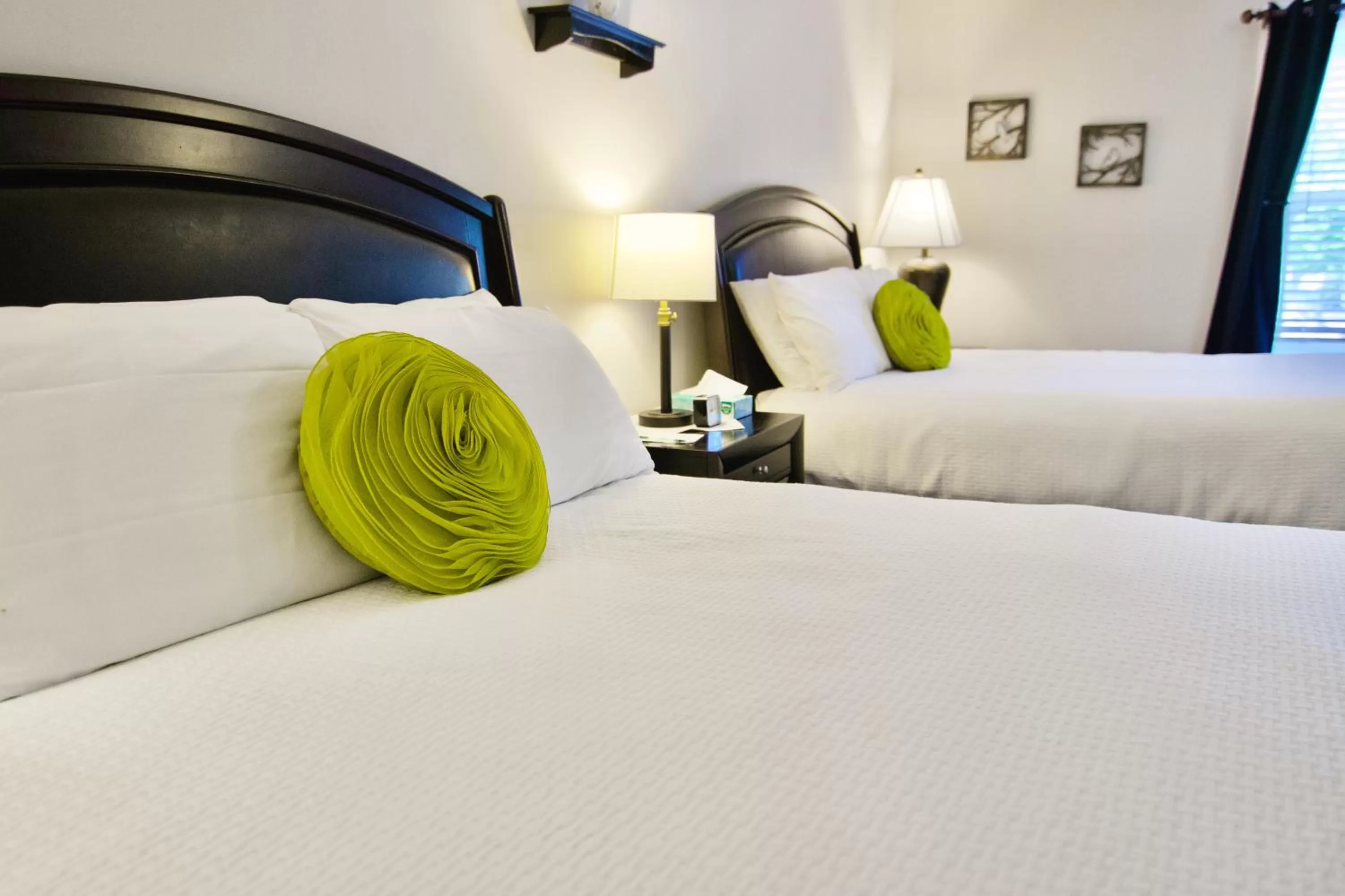 Bed in Hotel Frankfort & Restaurant