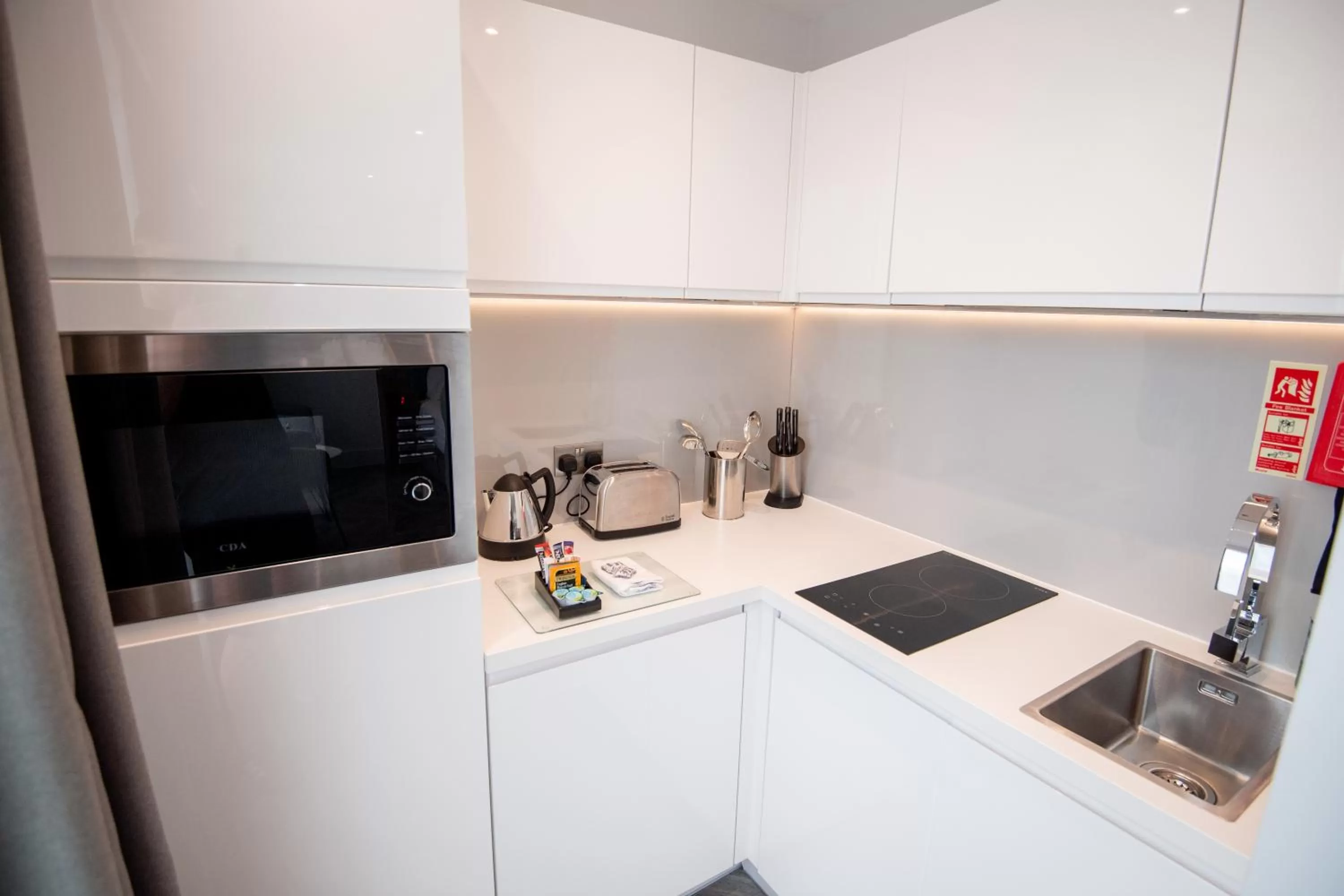 Kitchen or kitchenette in Roomzzz London Stratford