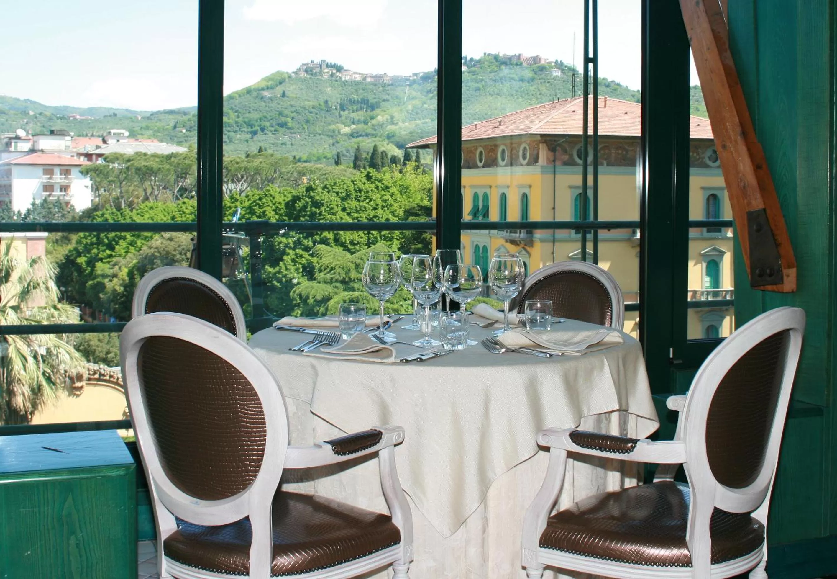 Restaurant/places to eat in Hotel Columbia Wellness & Spa